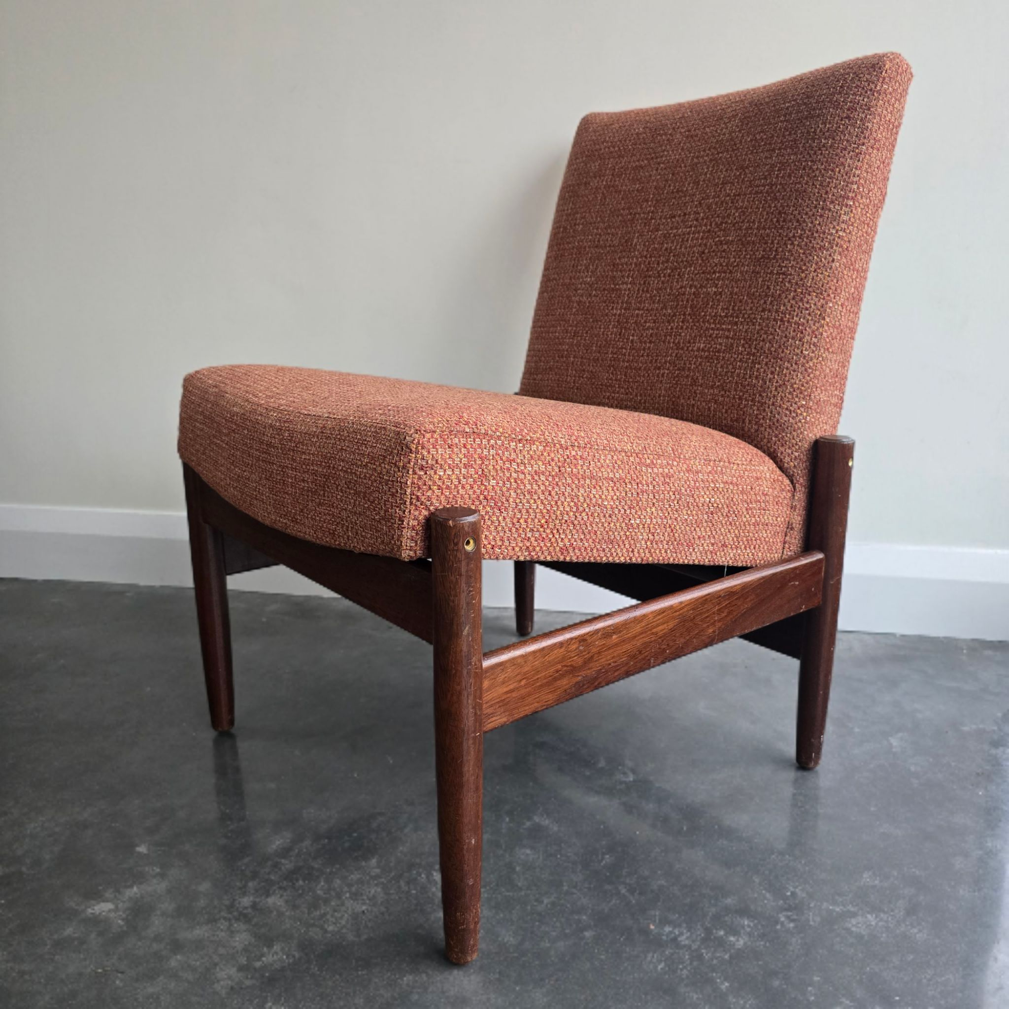 Mid-Century Modern Lounge Chair