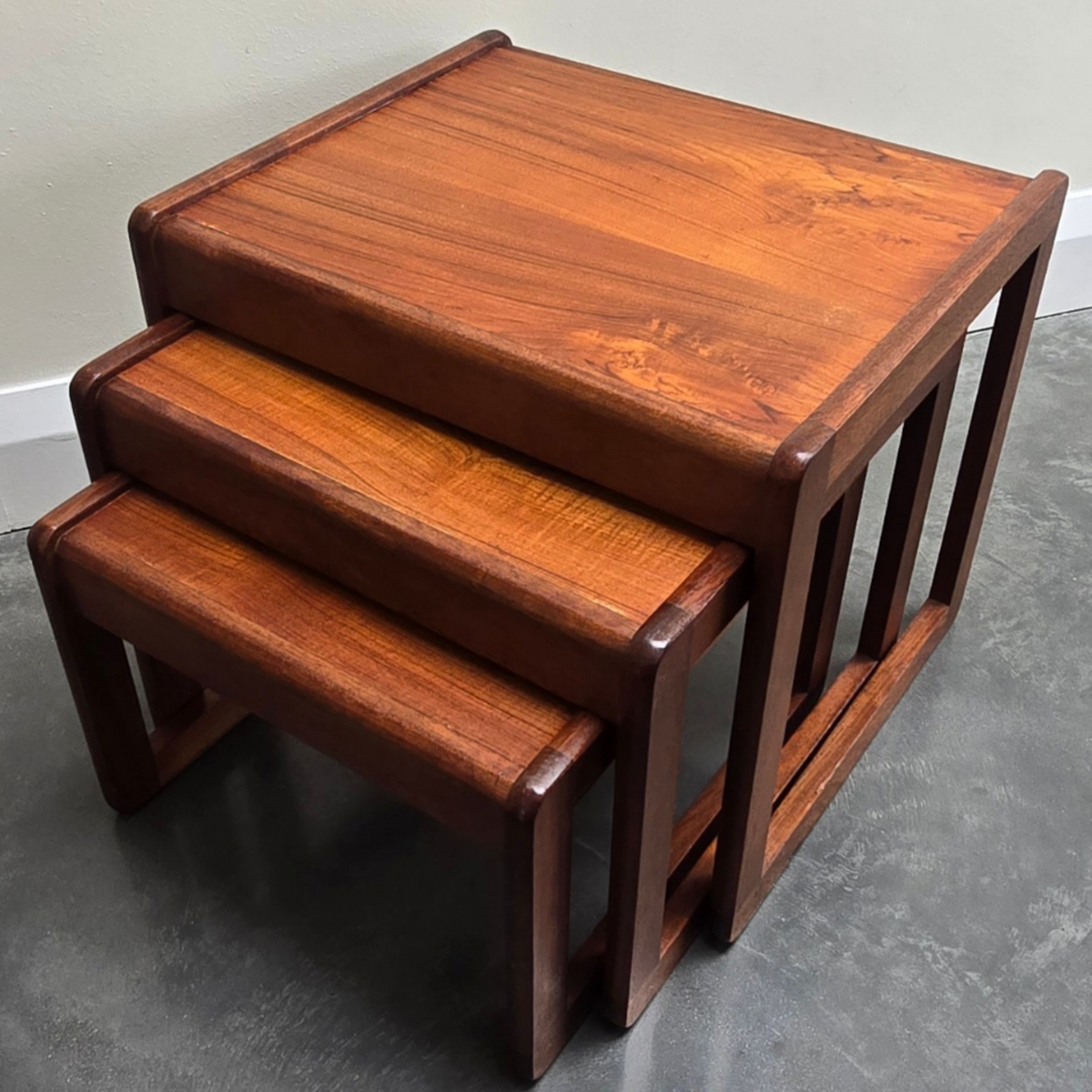 Mid Century Sunelm Nest of Tables