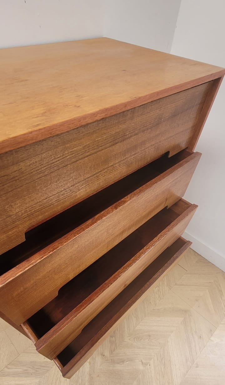 Stag Chest of Drawers