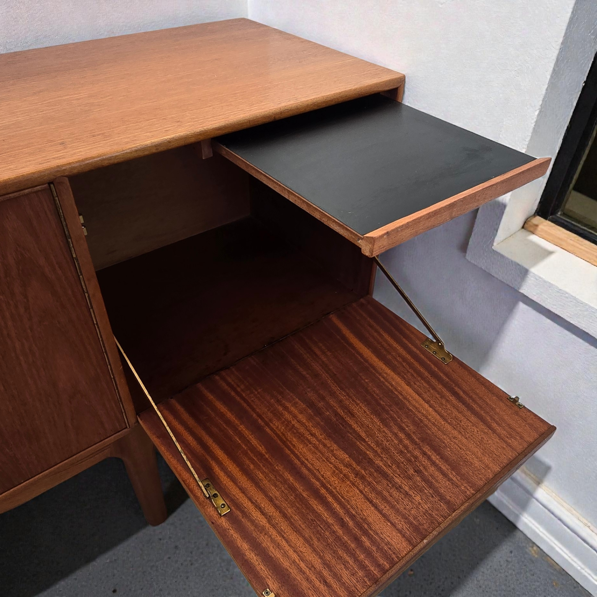 Mcintosh 'Dunvegan' Sideboard