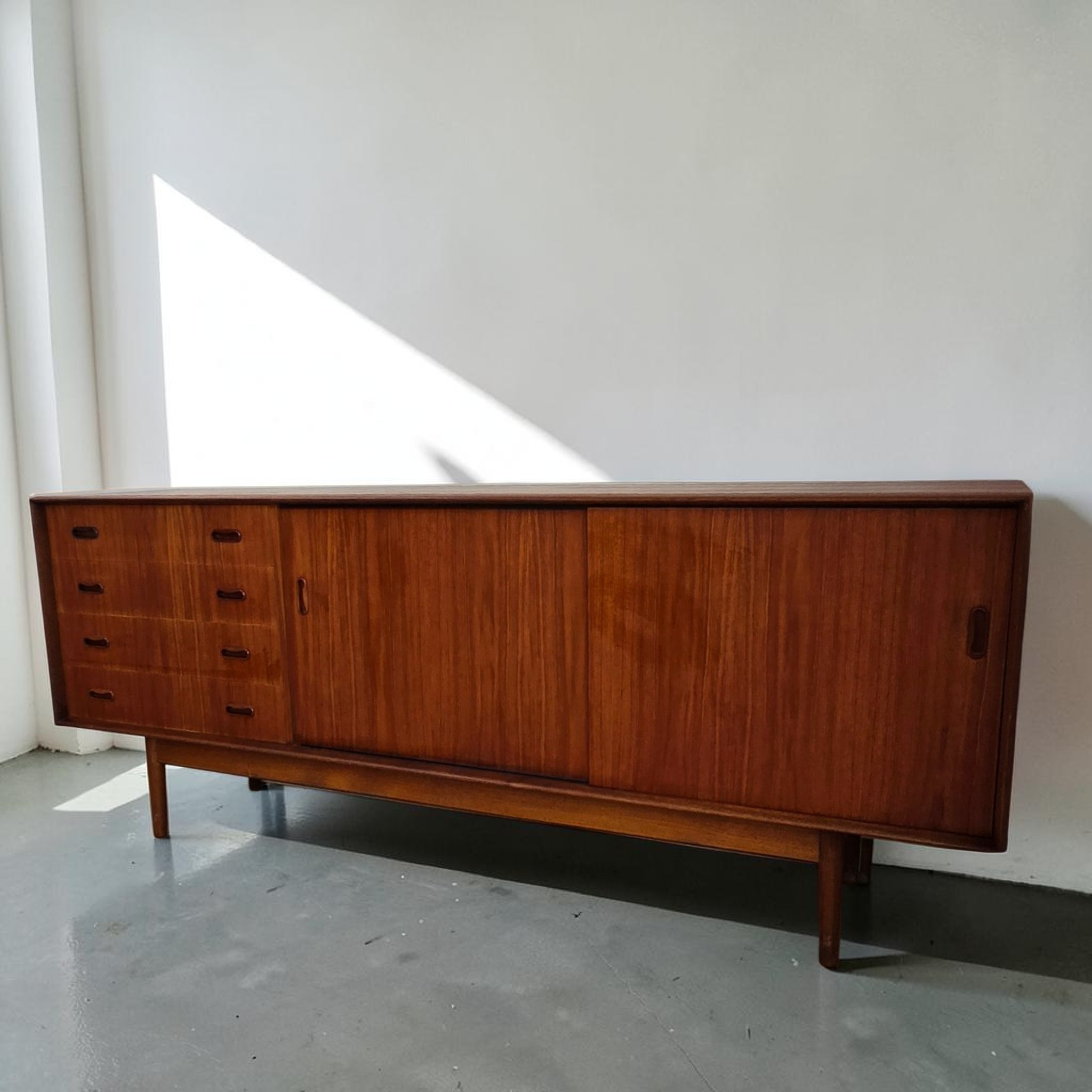 Dalescraft Sideboard