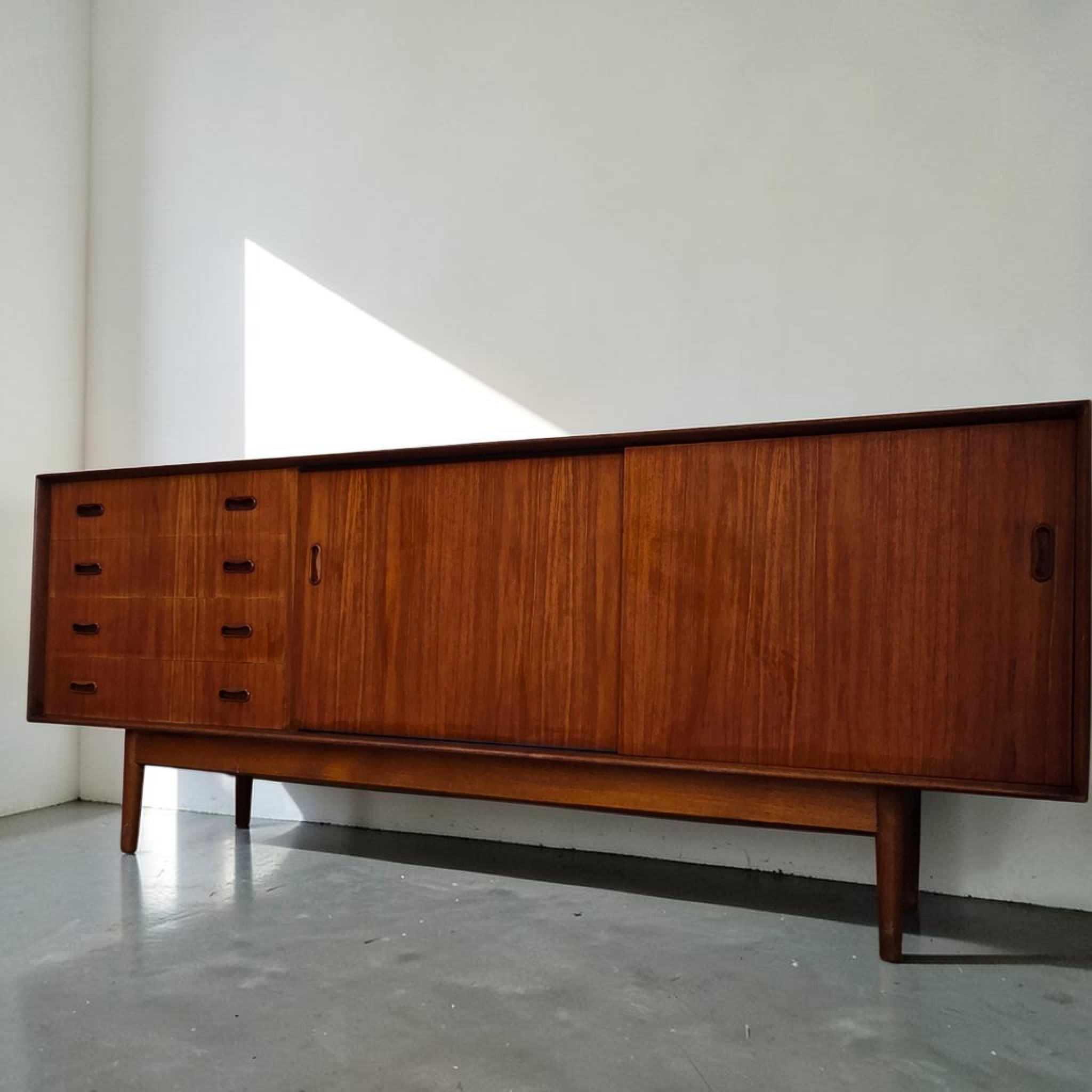 Dalescraft Sideboard