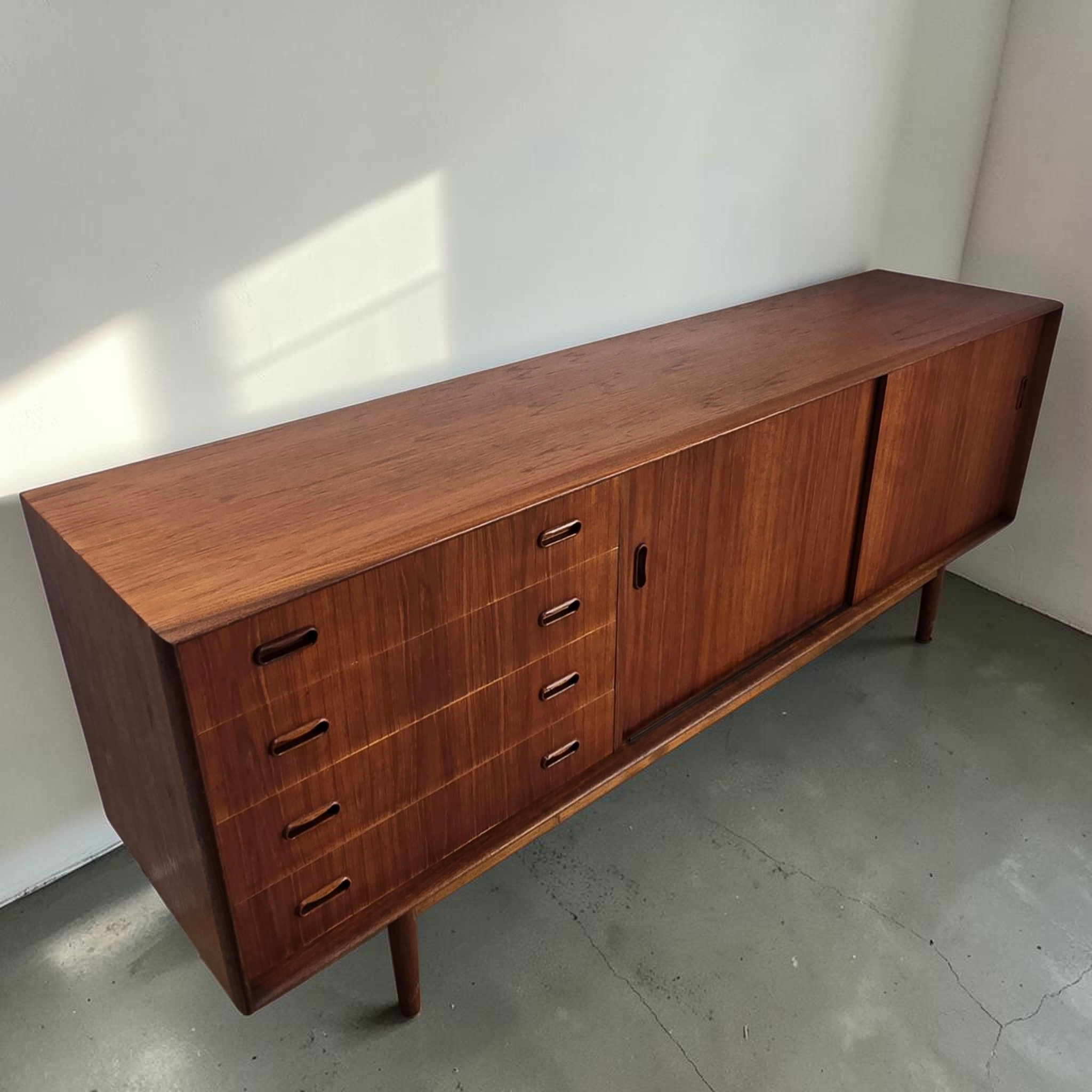 Dalescraft Sideboard
