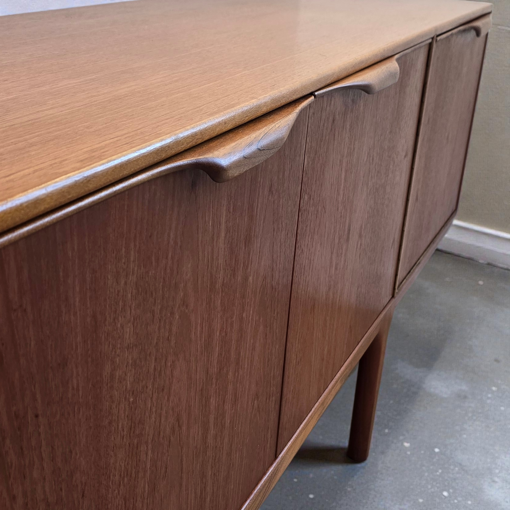 Mcintosh 'Dunvegan' Sideboard