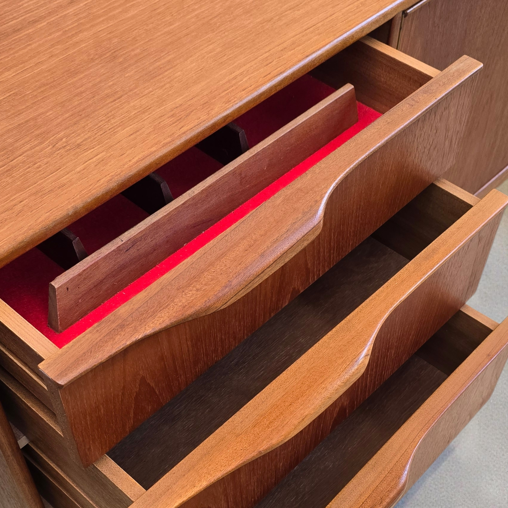 Mcintosh 'Dunvegan' Sideboard