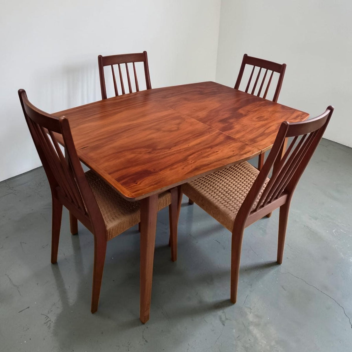 1960s Elliotts of Newbury Extending Teak Dining Table