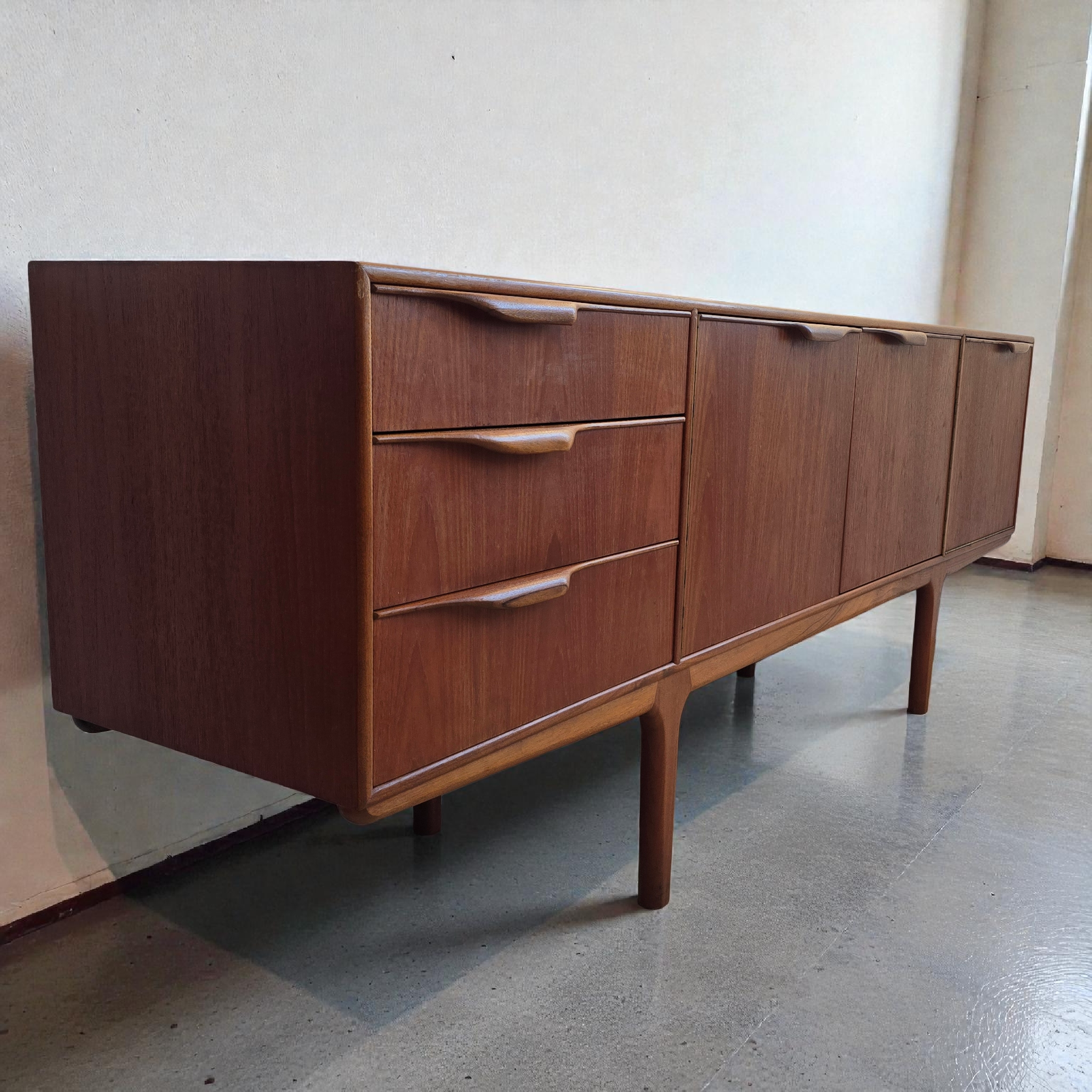 Mcintosh 'Dunvegan' Sideboard