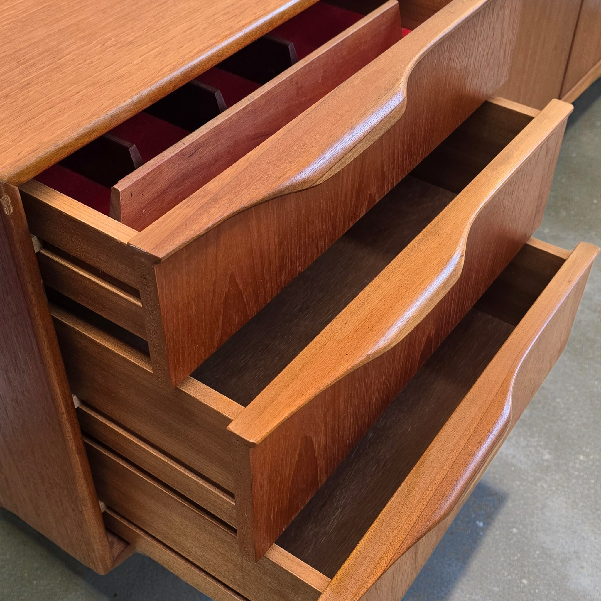 Mcintosh 'Dunvegan' Sideboard