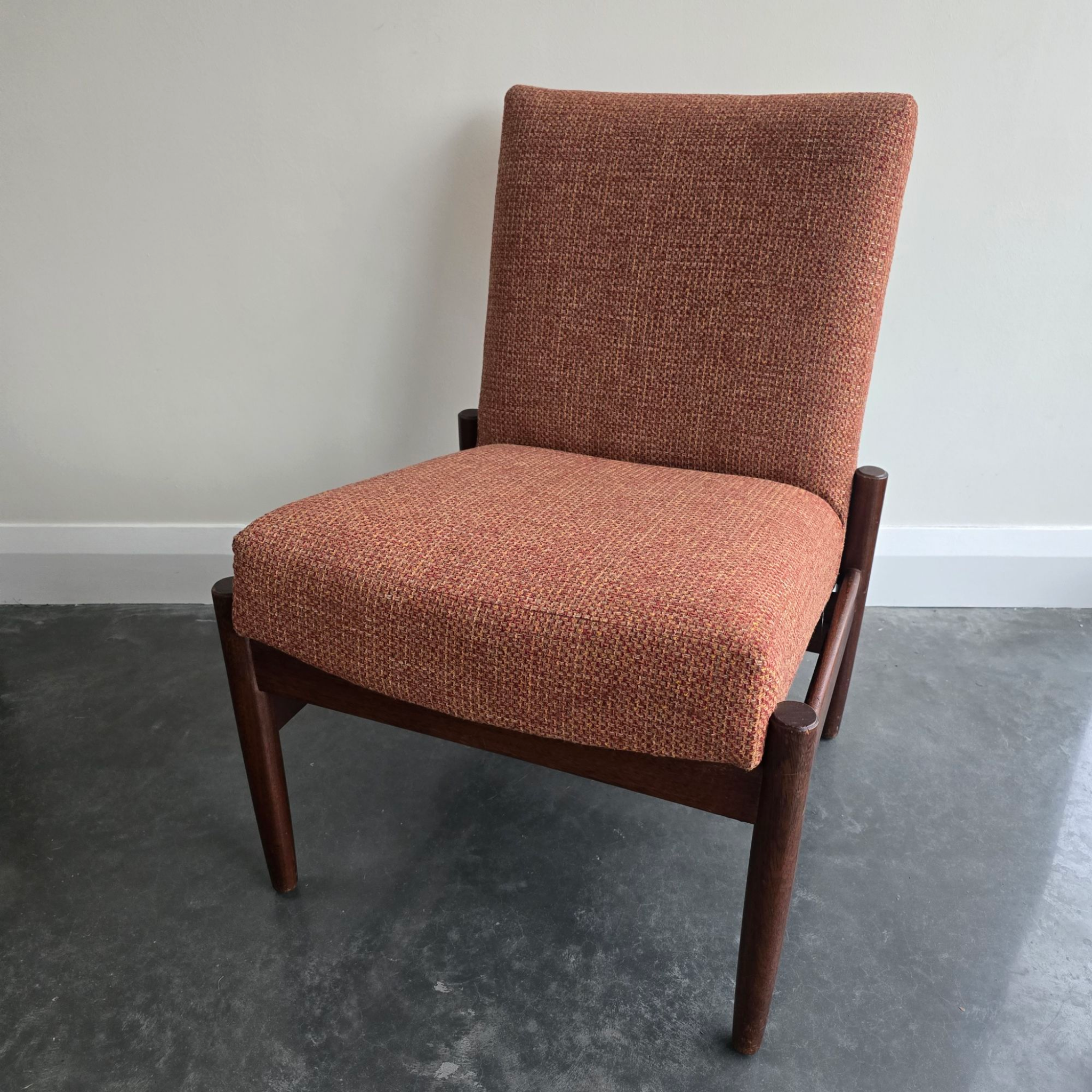 Mid-Century Modern Lounge Chair