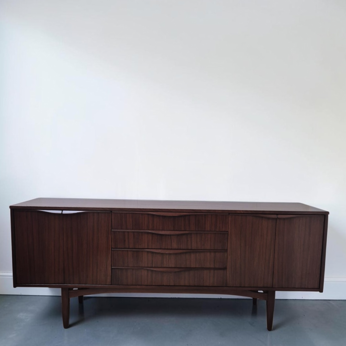 Elliotts of Newbury Sideboard