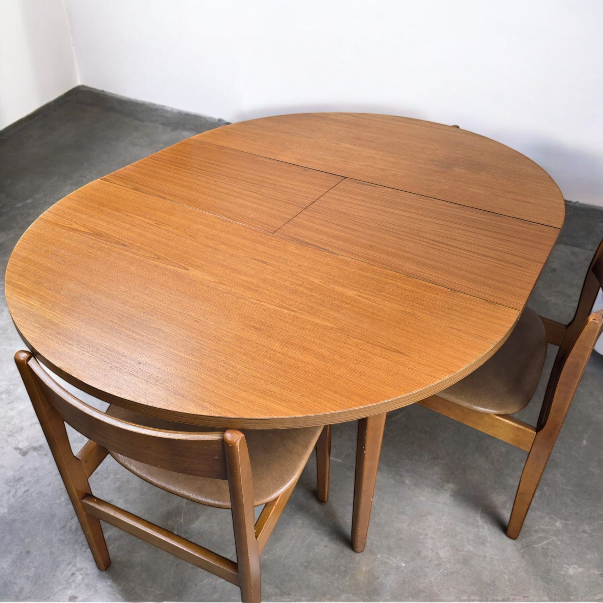 Mid Century Round Dining Table