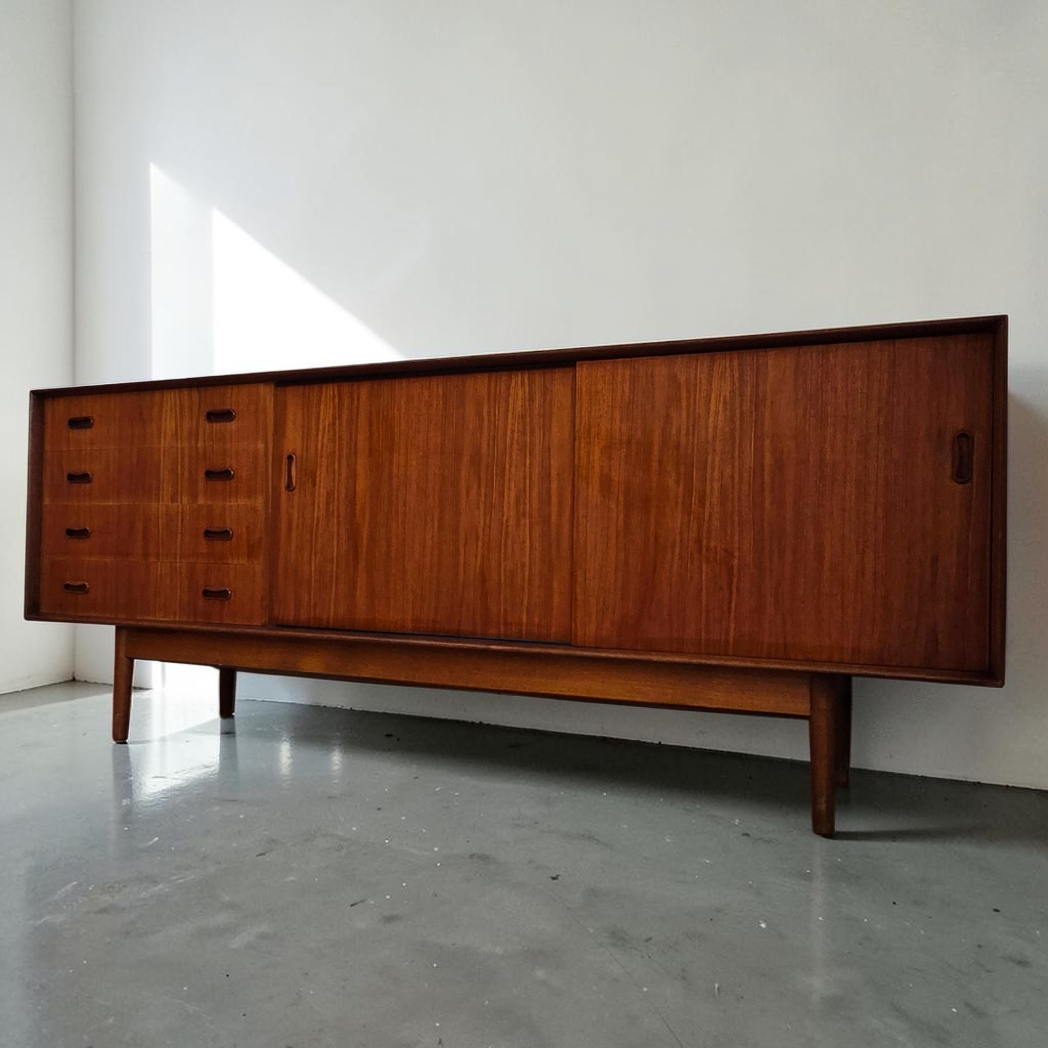 Dalescraft Sideboard