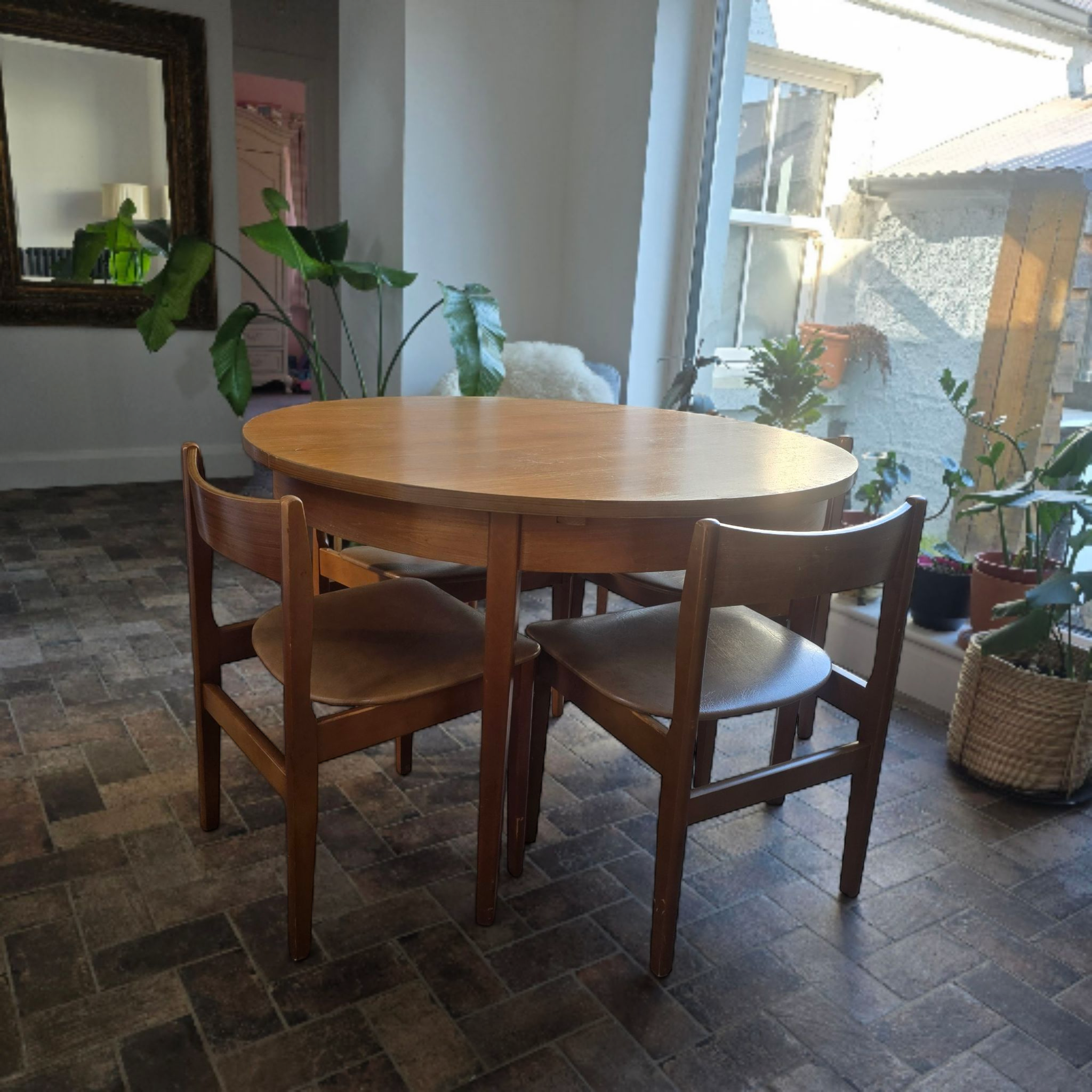 Mid Century Round Dining Table