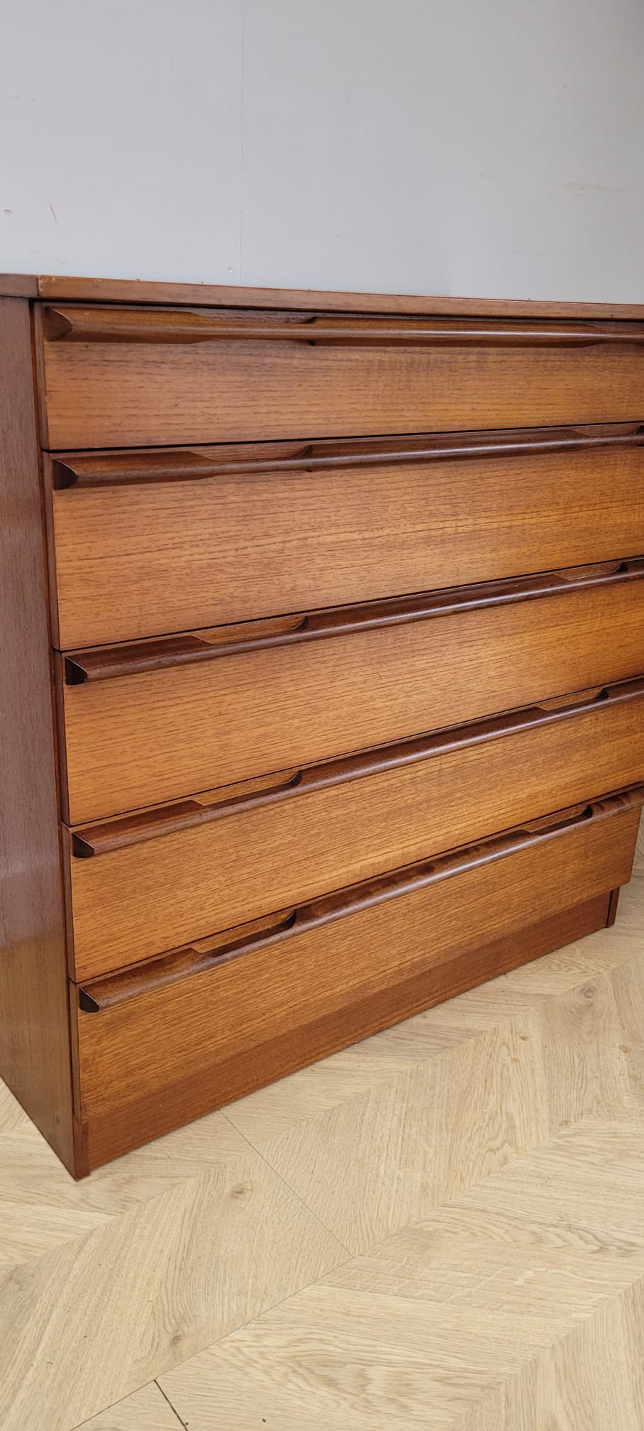Avalon Chest of Drawers