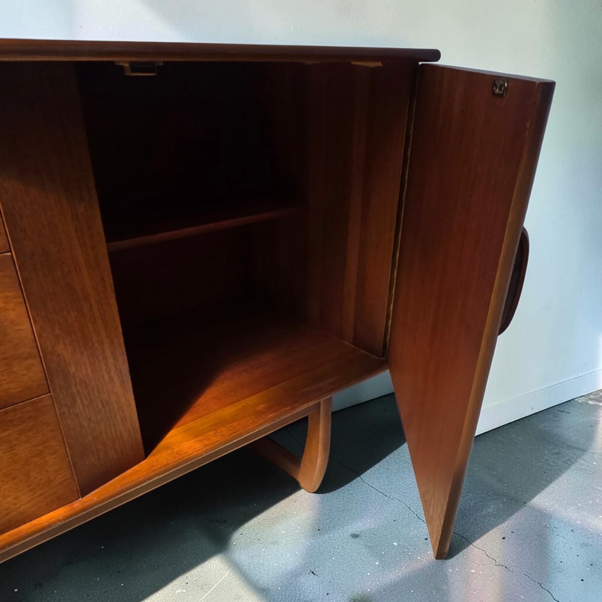 Elliots of Newbury Sideboard