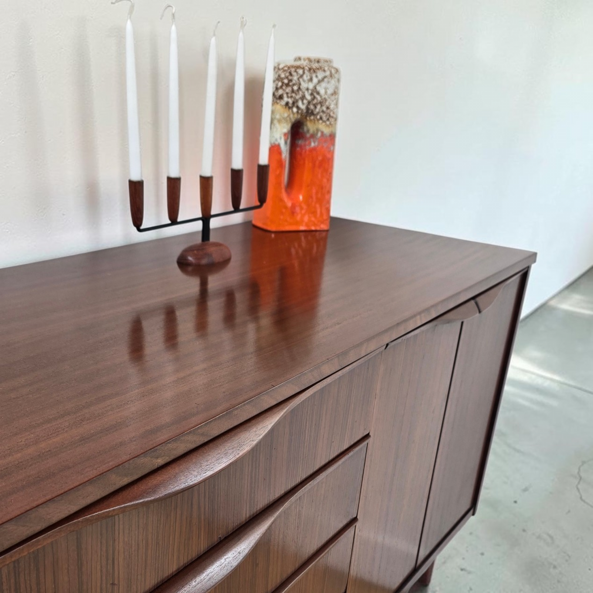 Elliotts of Newbury Sideboard