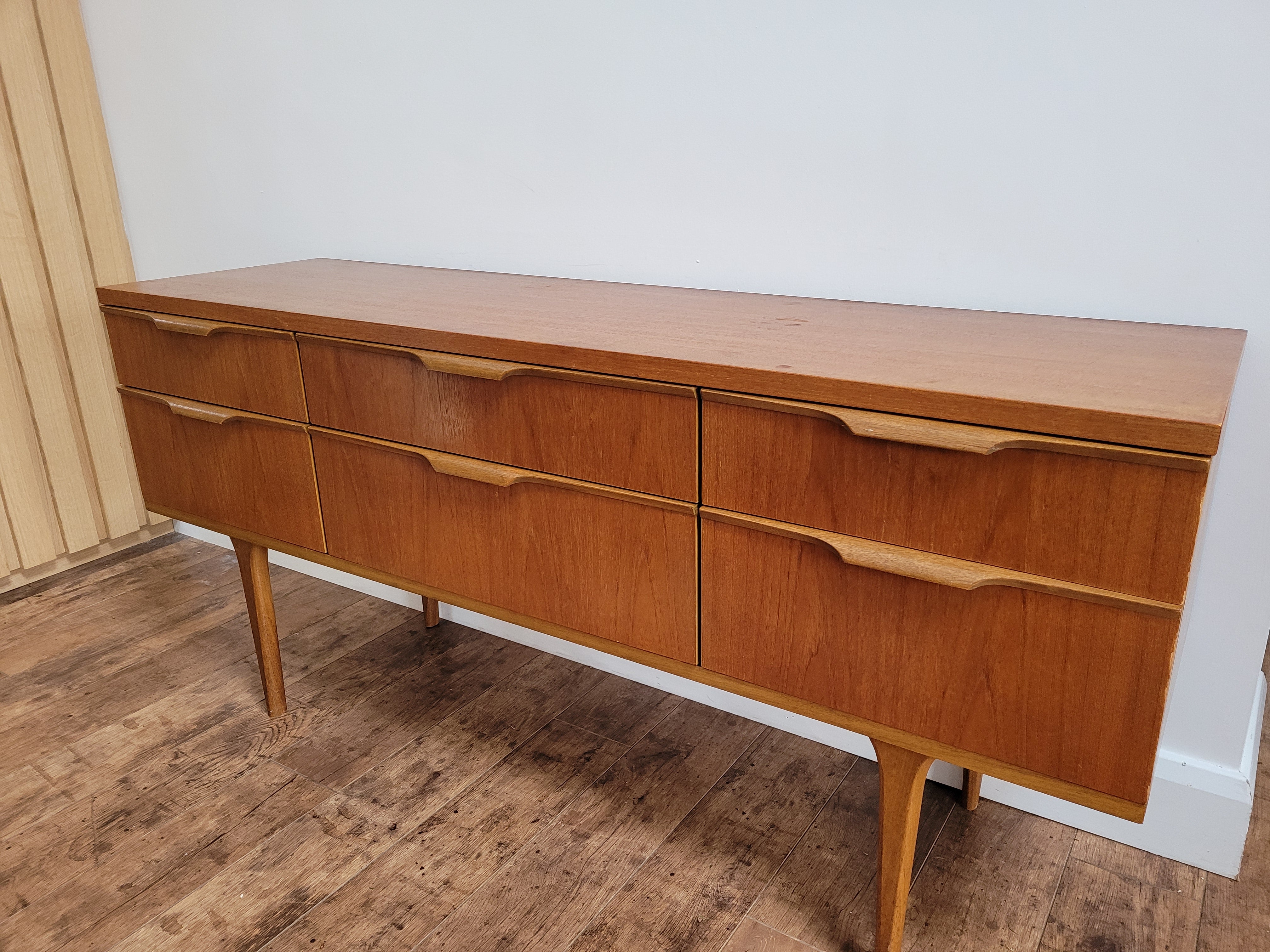 Austinsuite 6 drawer Sideboard