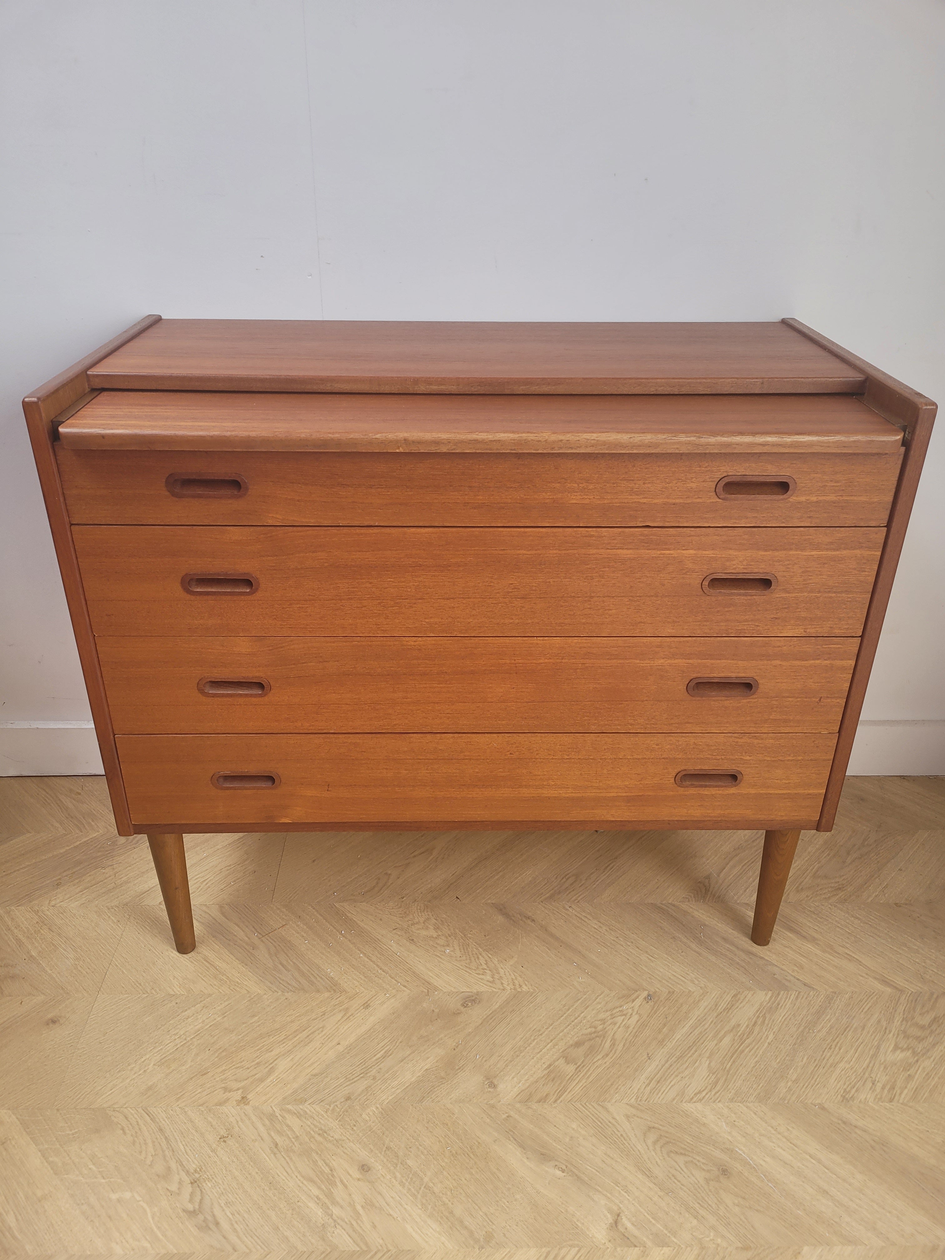 Listing for Eimear