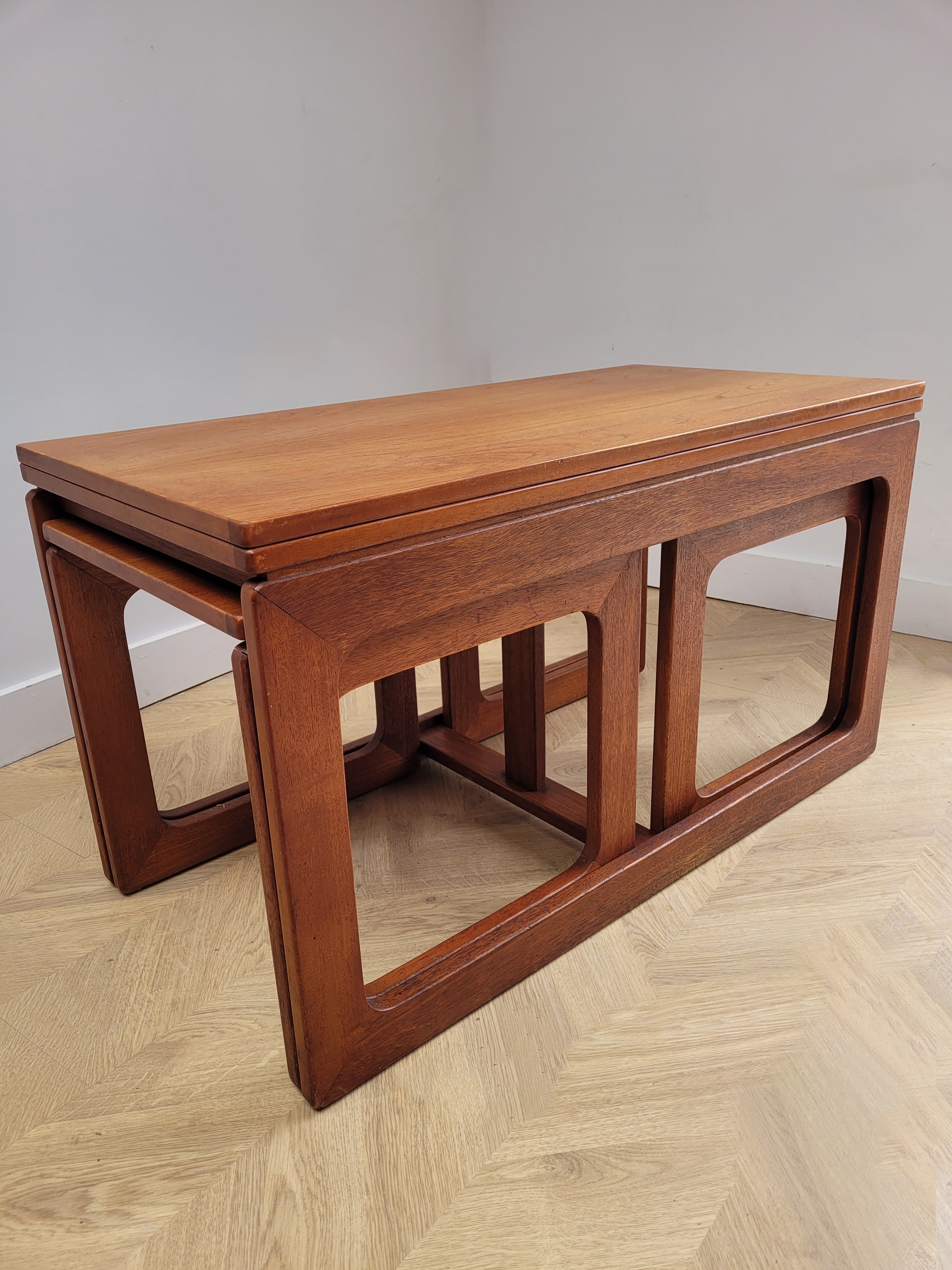 Coffee & Nesting Tables