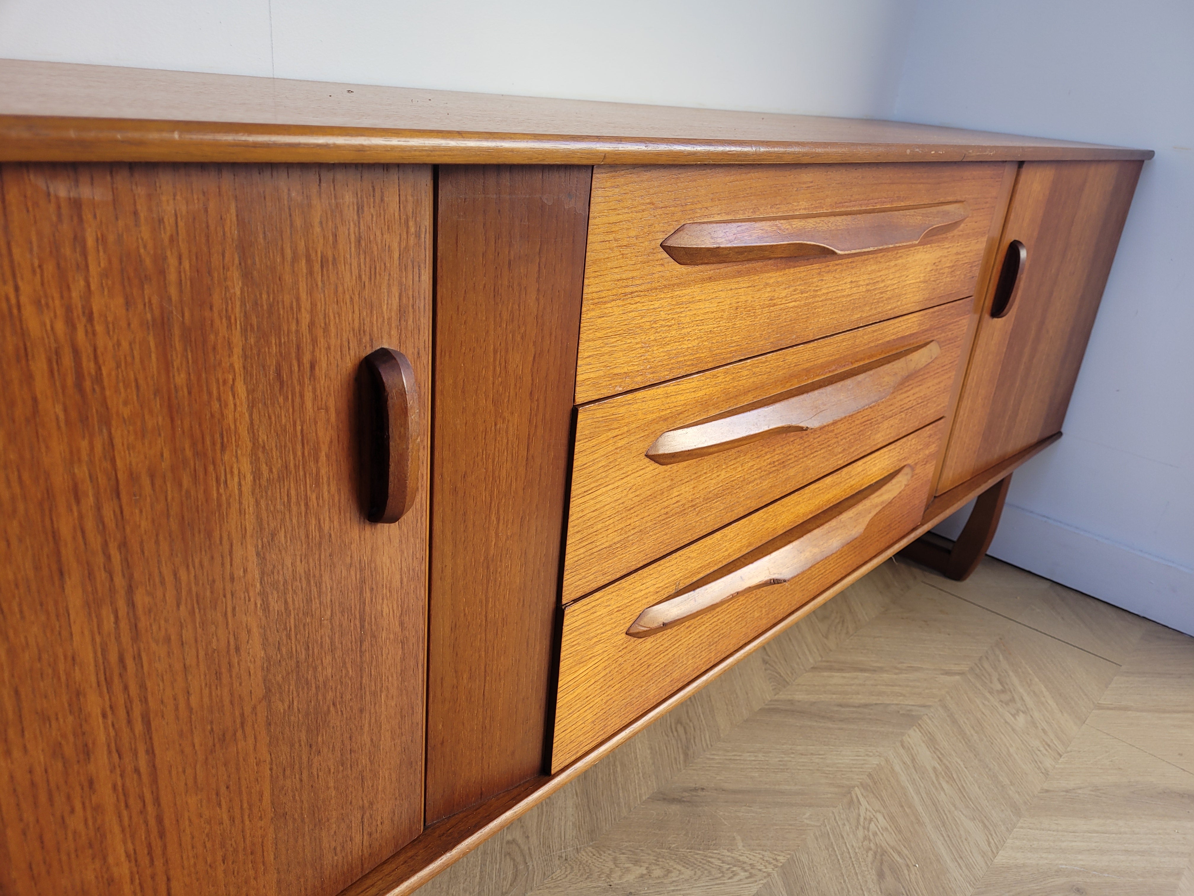 Elliots of Newbury Sideboard