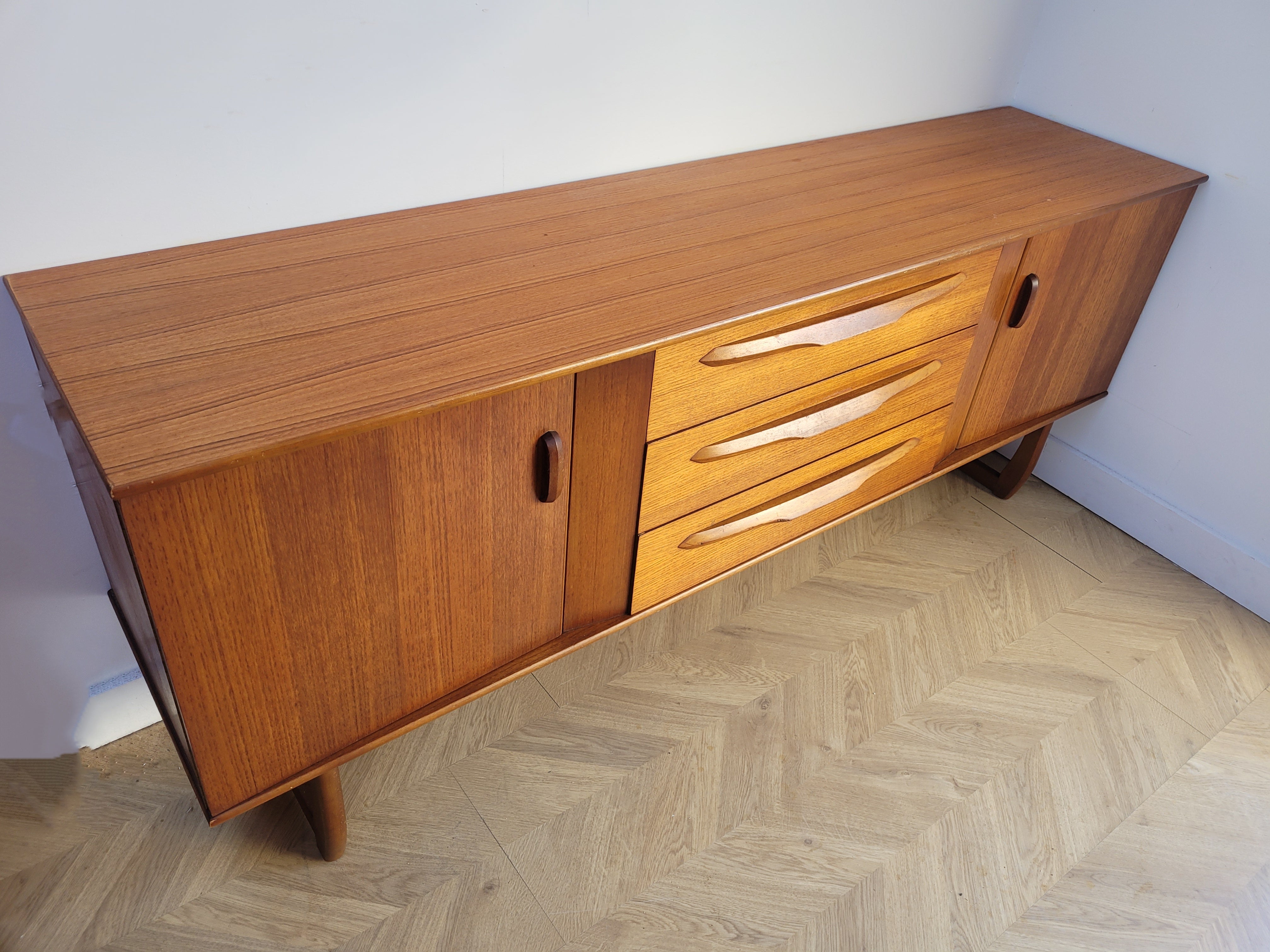Elliots of Newbury Sideboard