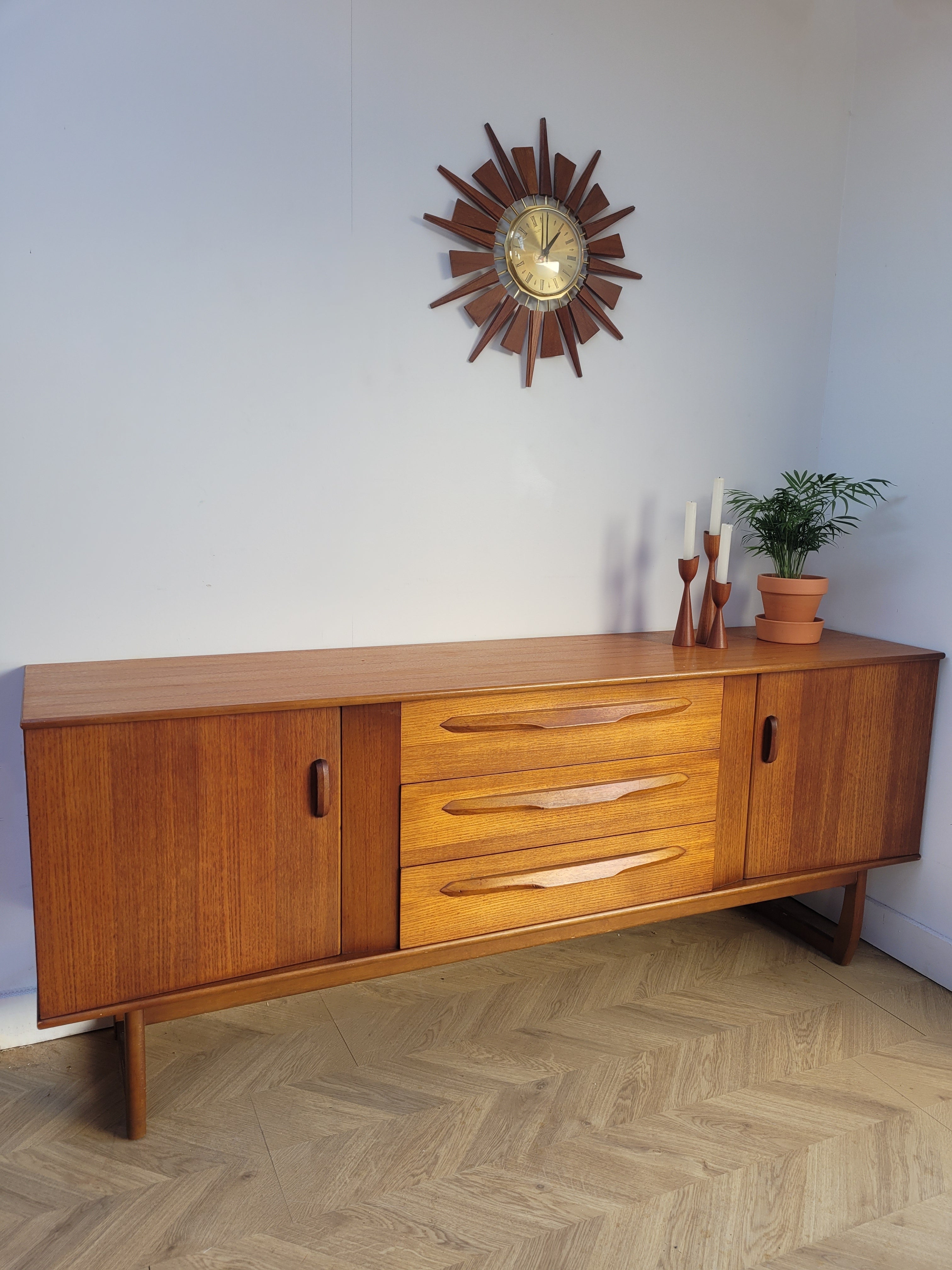 Elliots of Newbury Sideboard