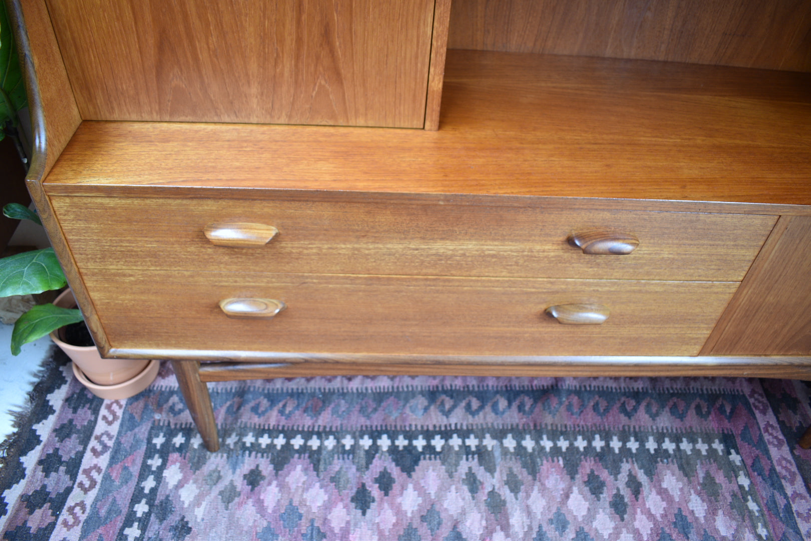 G plan Highboard