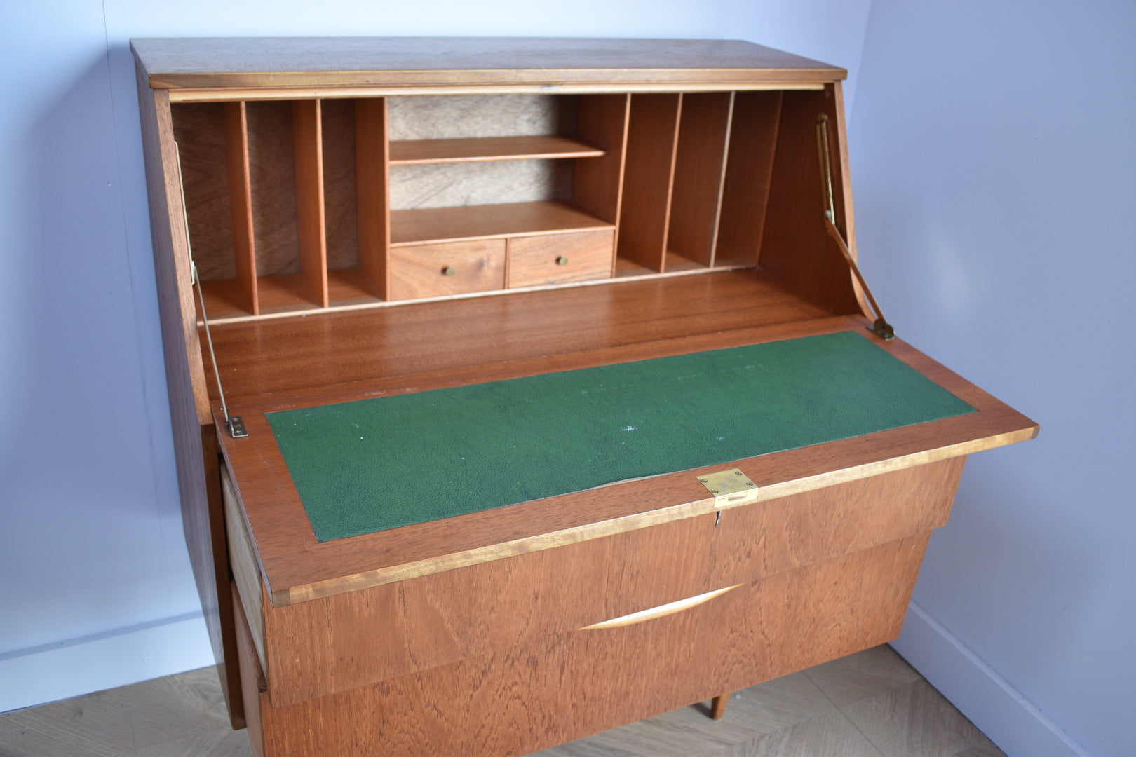 Sutcliffe Bureau