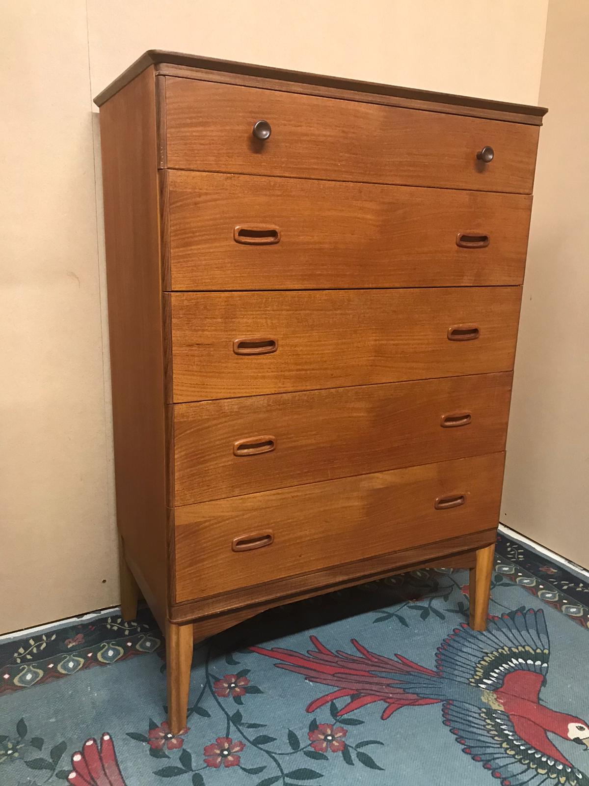Autinsuite Oak Tallboy