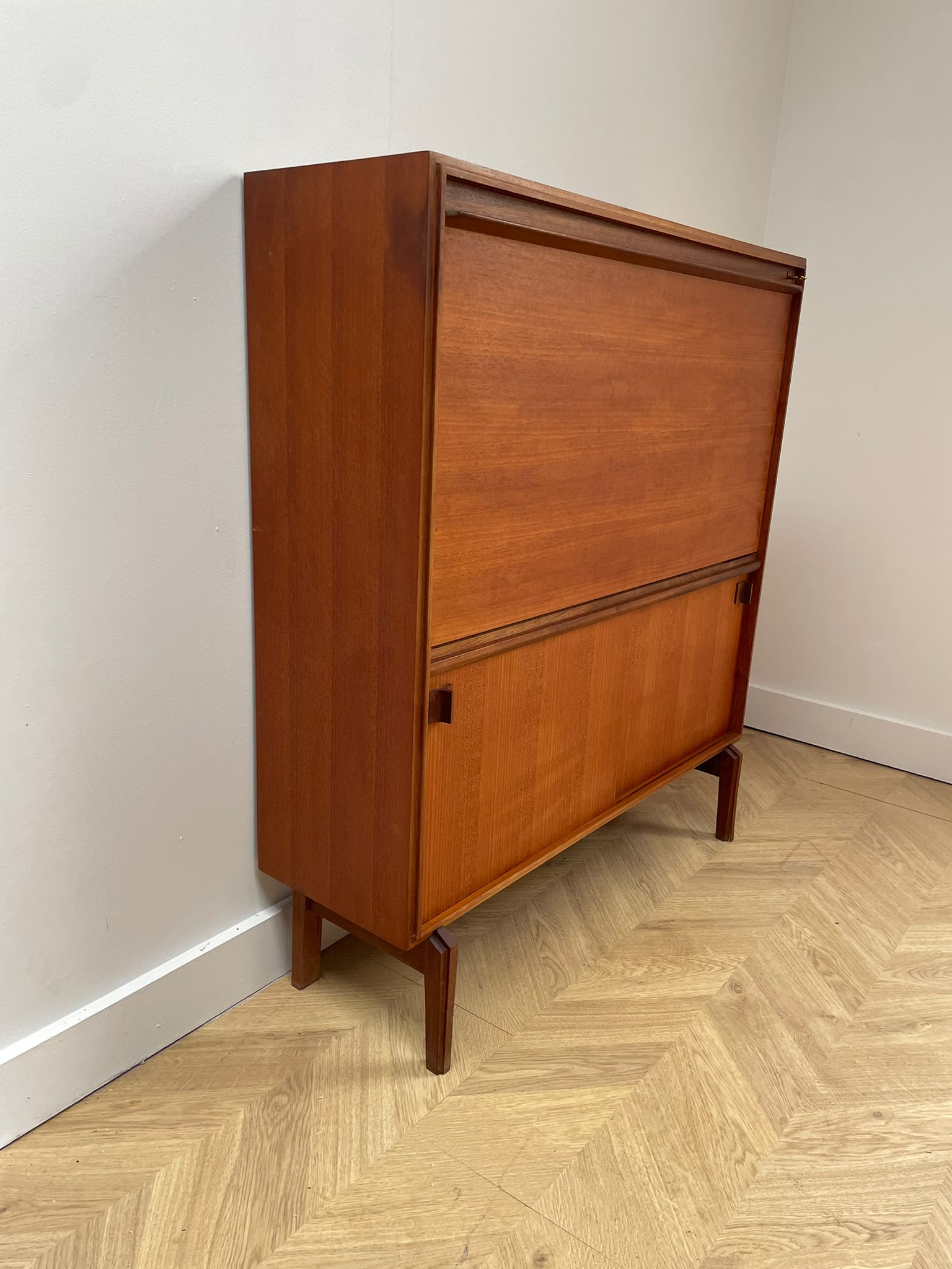 Beaver & Tapley Drinks Cabinet