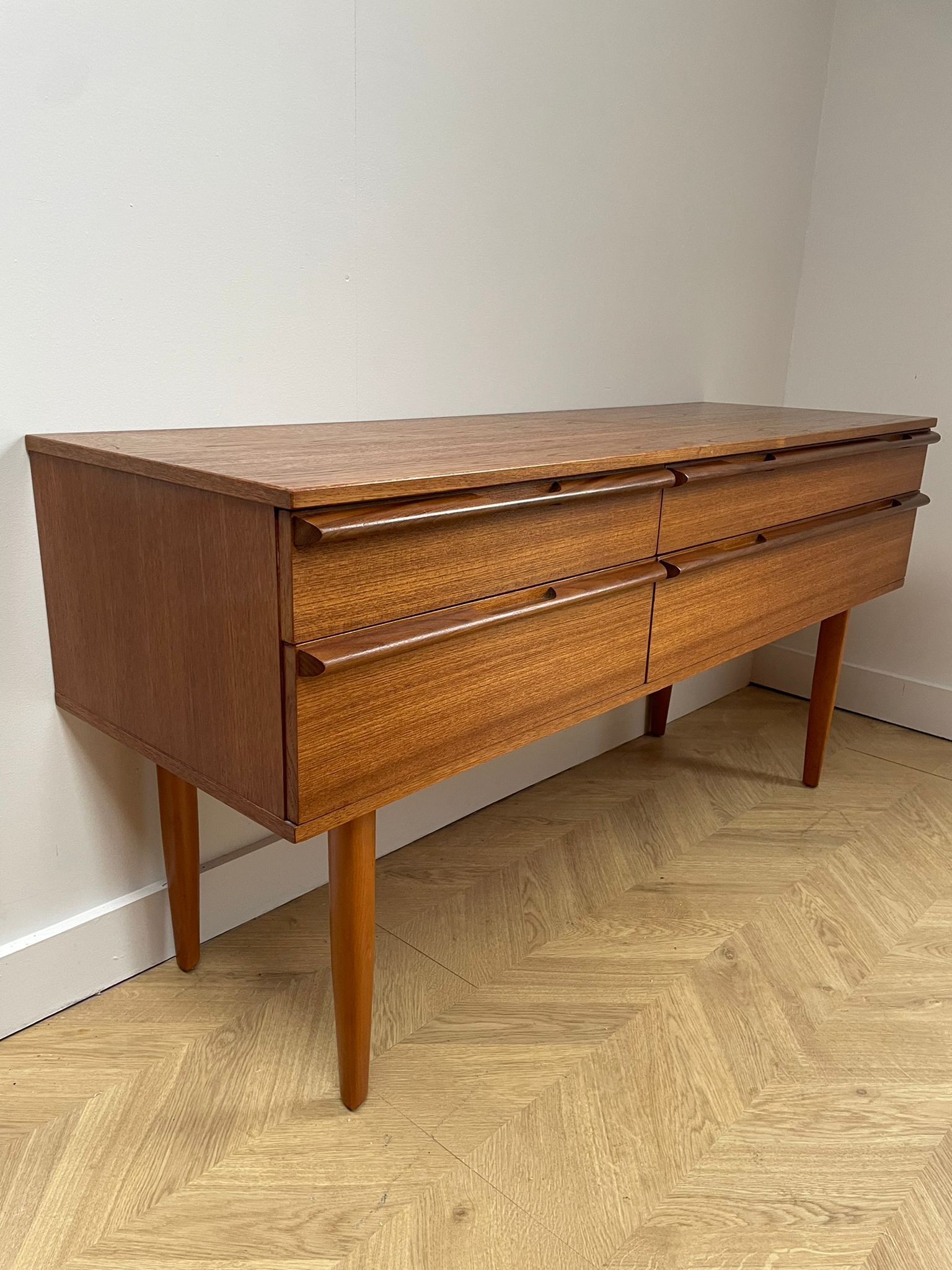 Compact Avalon Sideboard