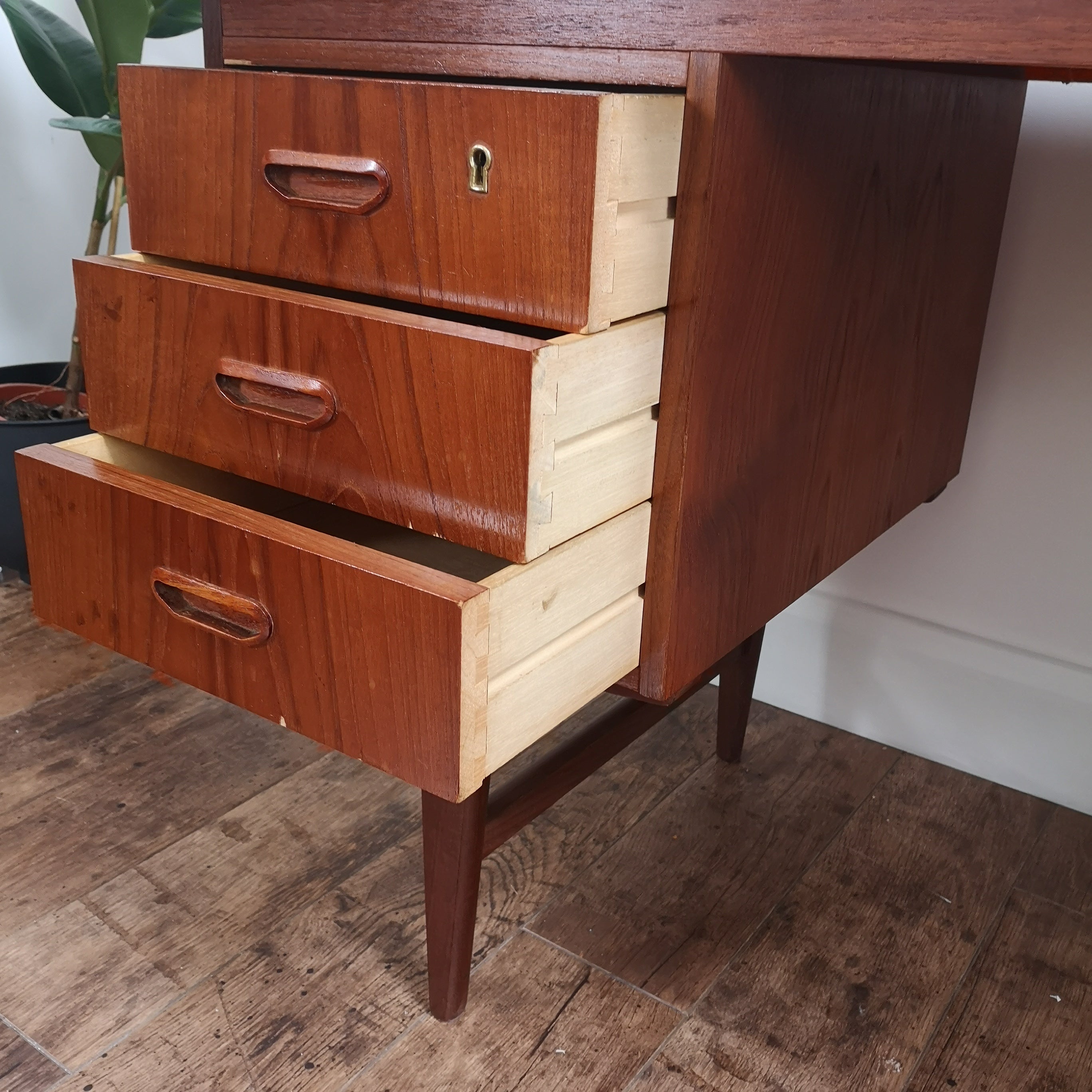 Mid Century Teak Crossbanded Desk