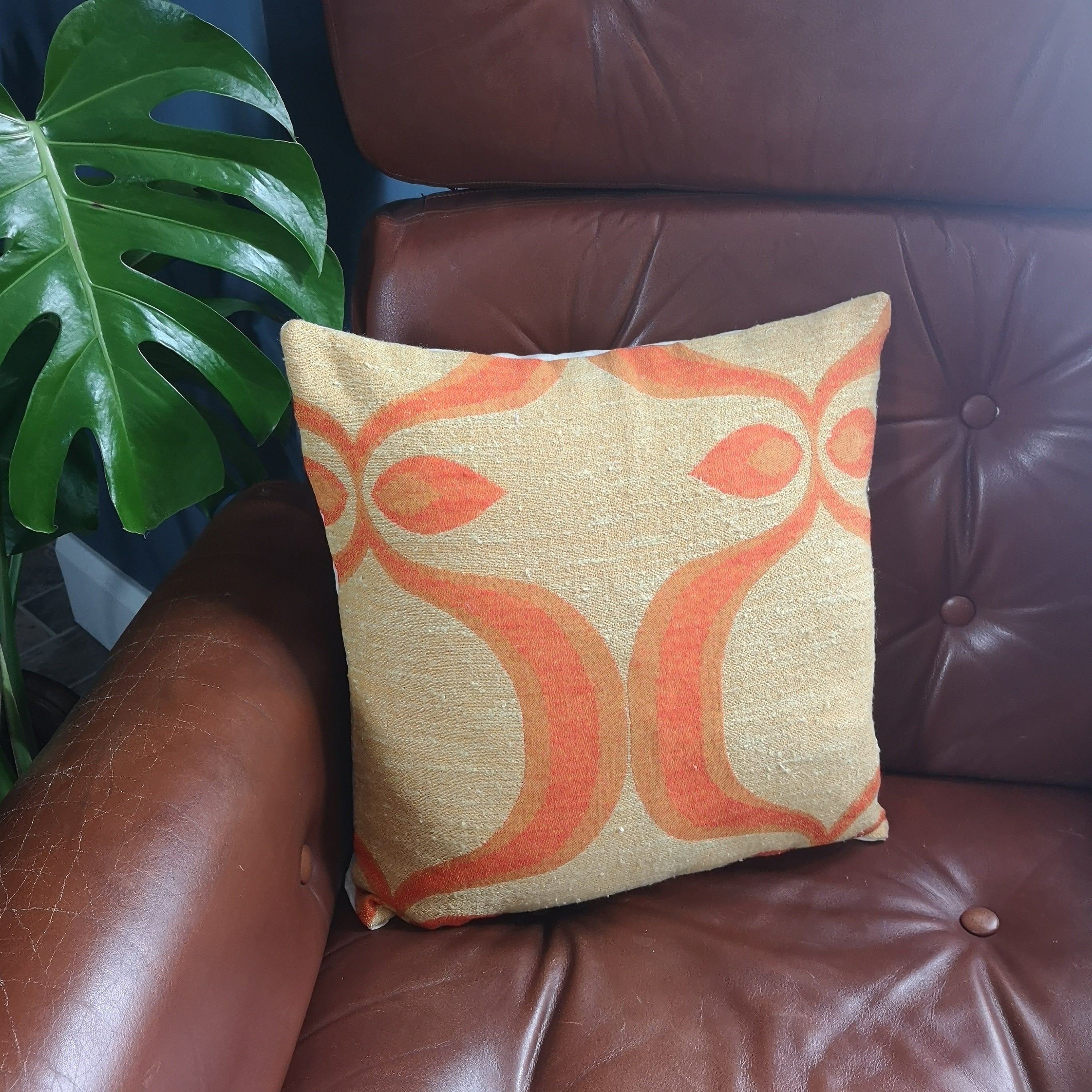 Orange Design Retro Cushion Cover