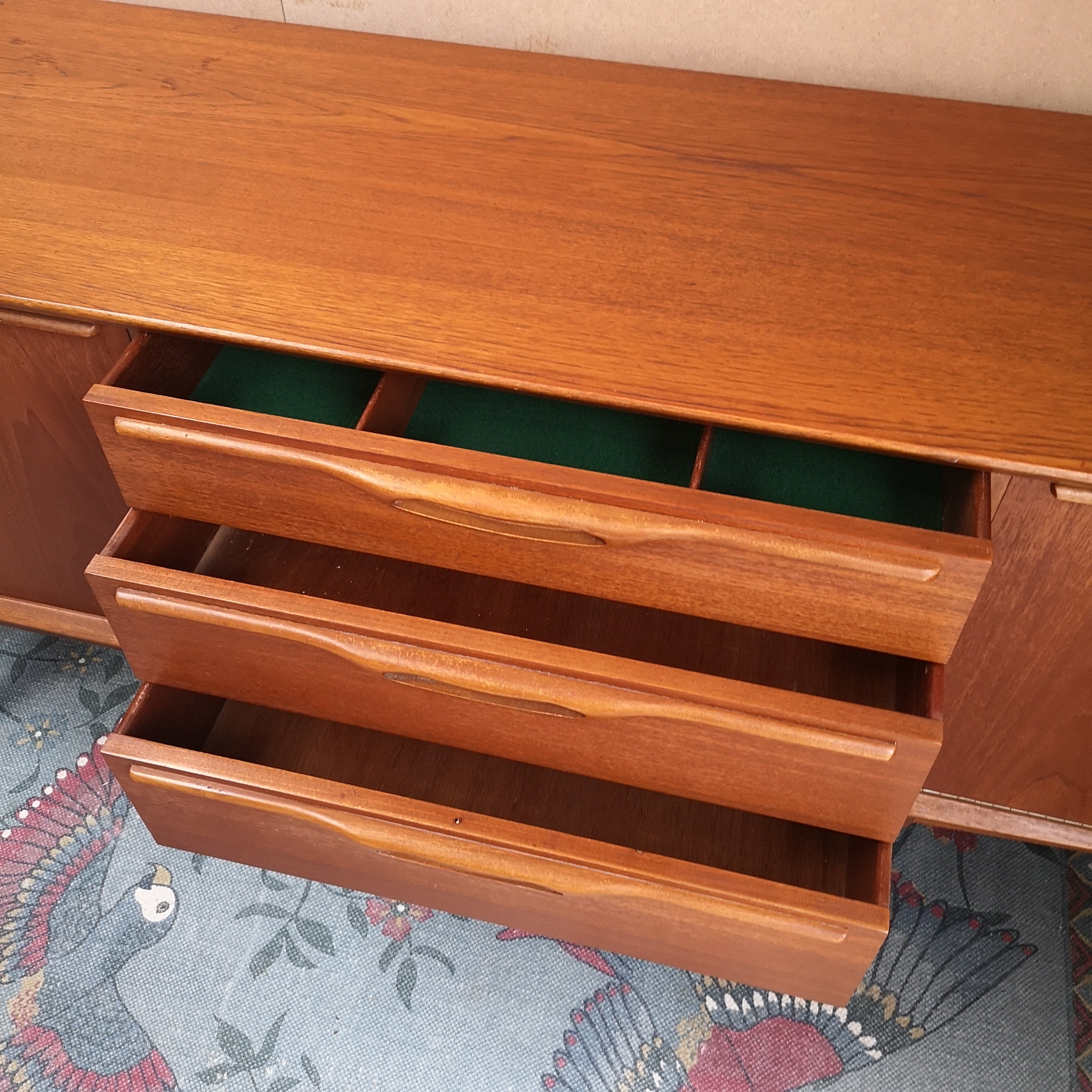 Jentique longjohn Sideboard