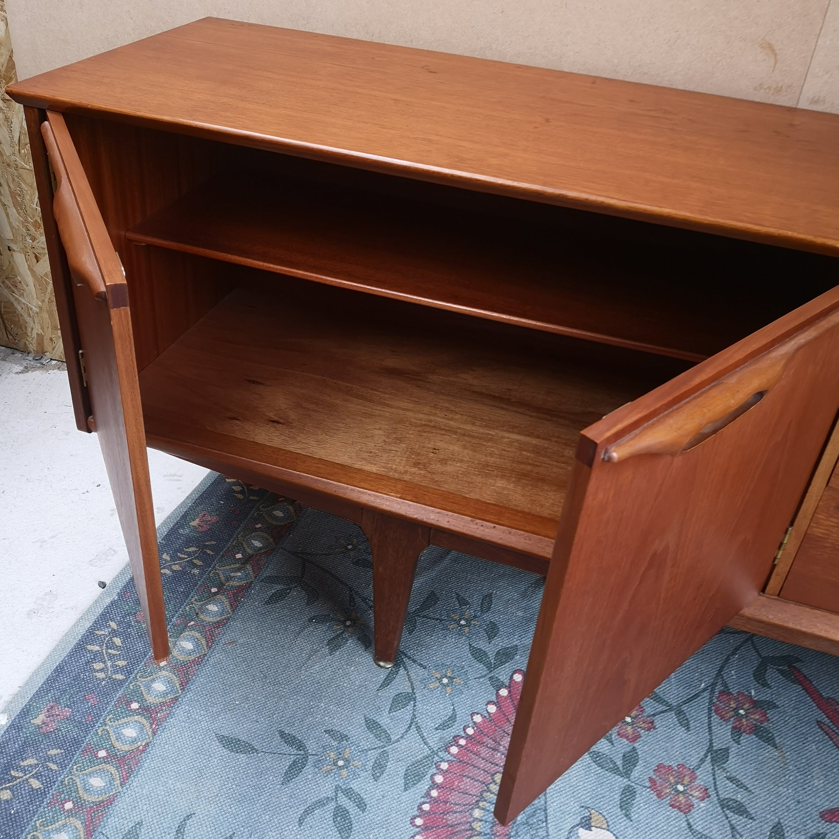 Jentique longjohn Sideboard