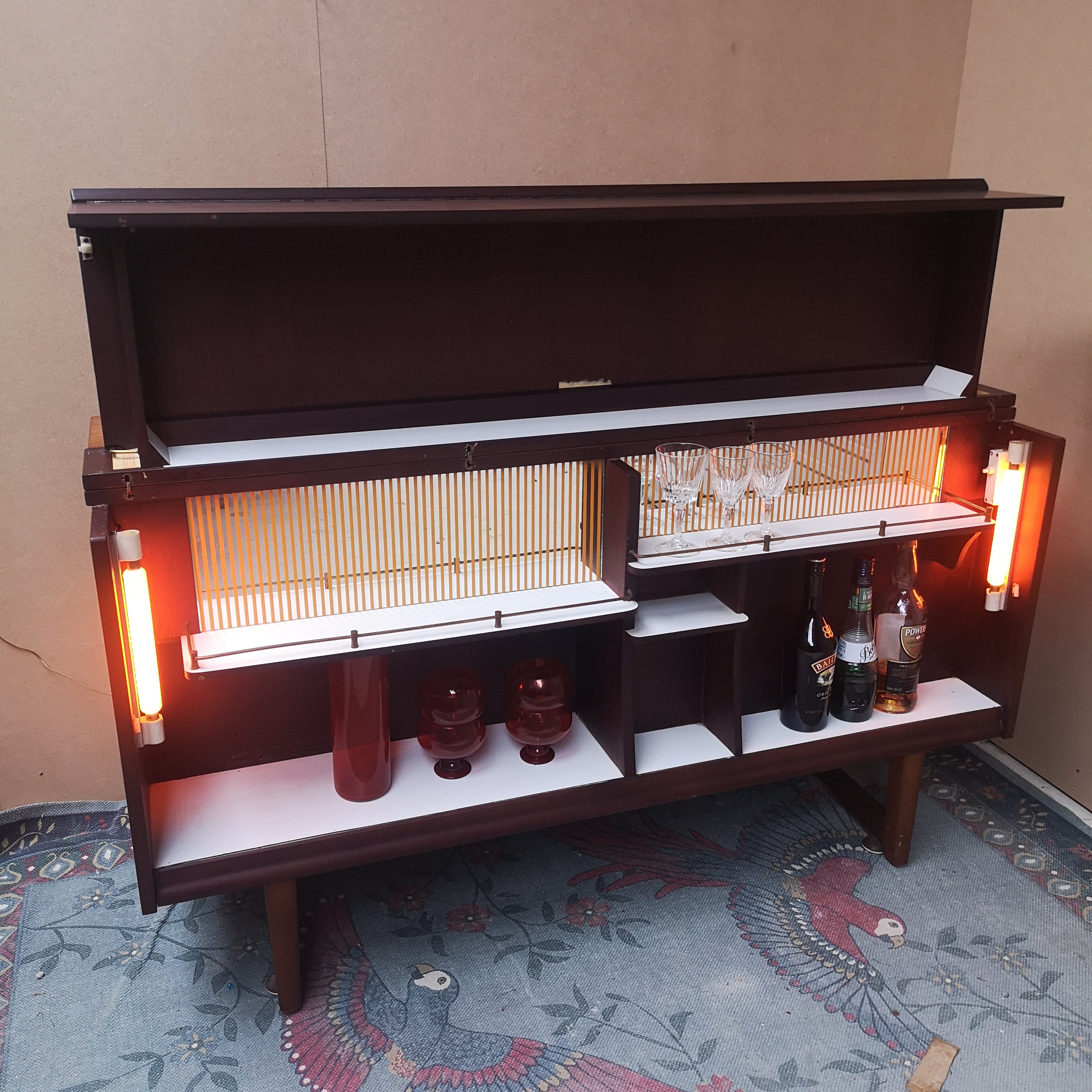 Teak Metamorphic Bar/Sideboard