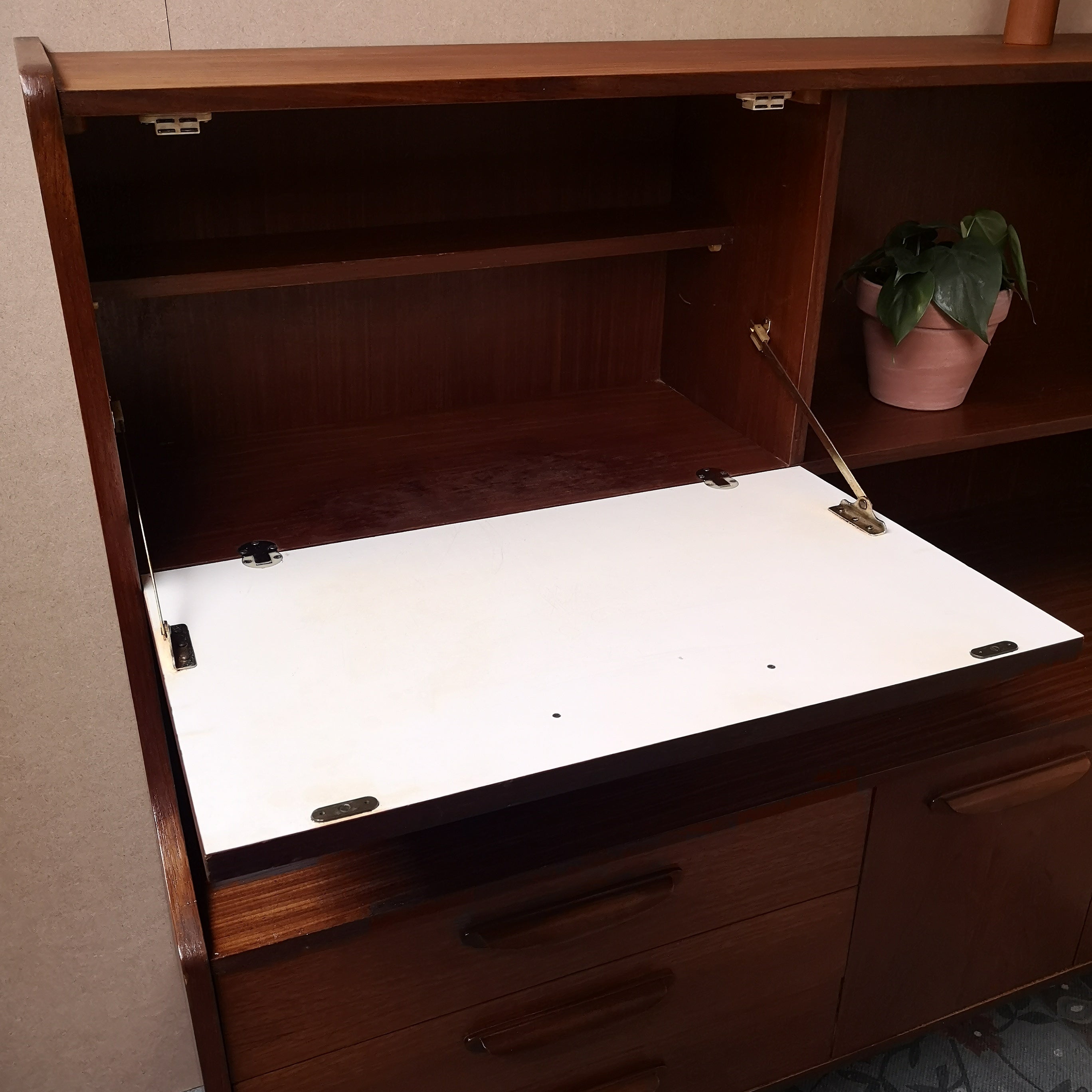 Stonehill Stateroom Highboard