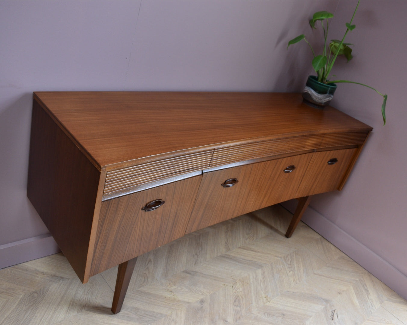 Elliots of Newbury Sideboard