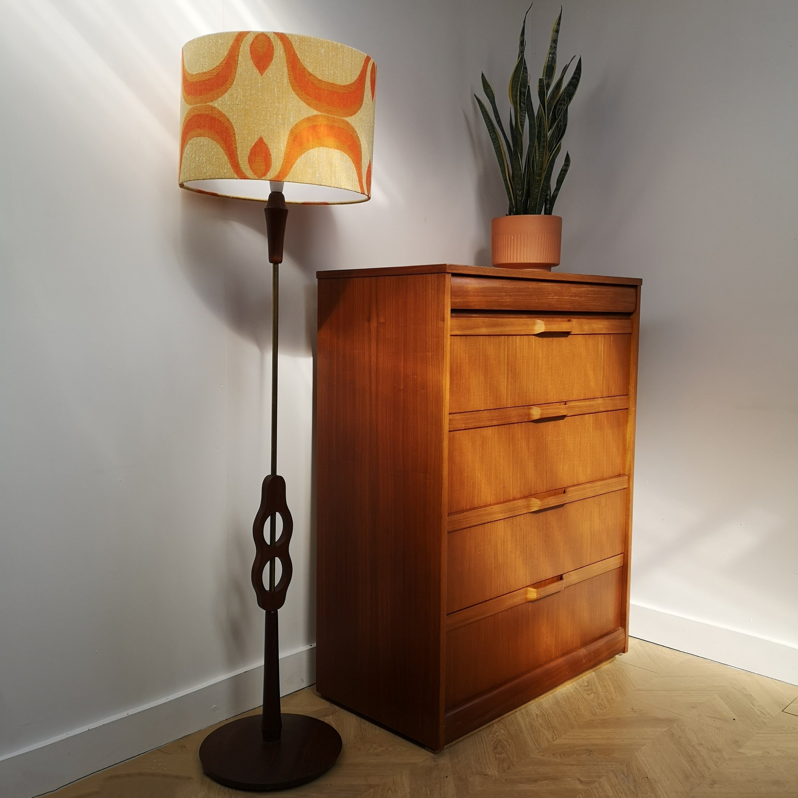 Elliots of Newbury chest of drawers