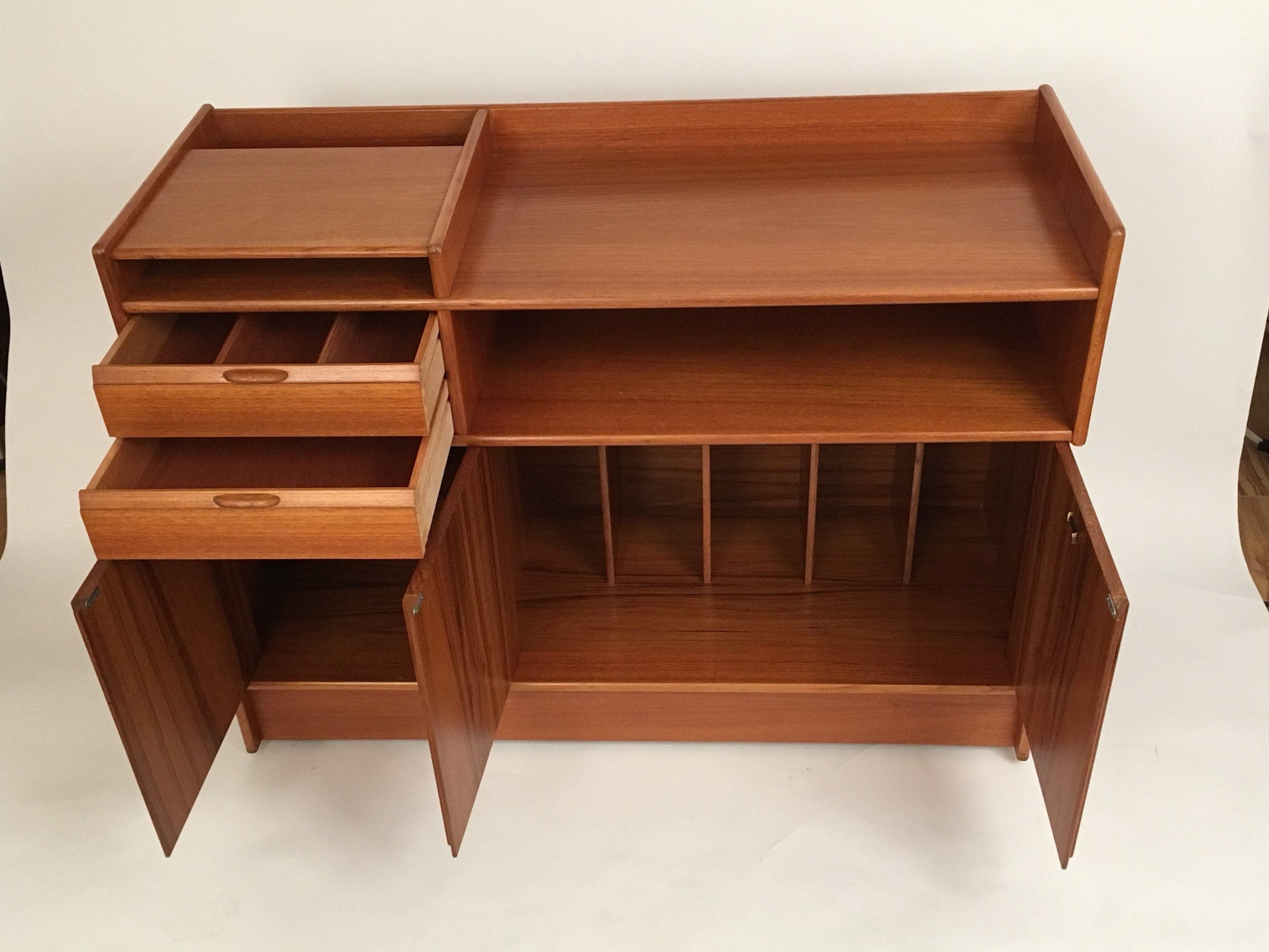 Mid Century Sideboard Vinyl Caninet
