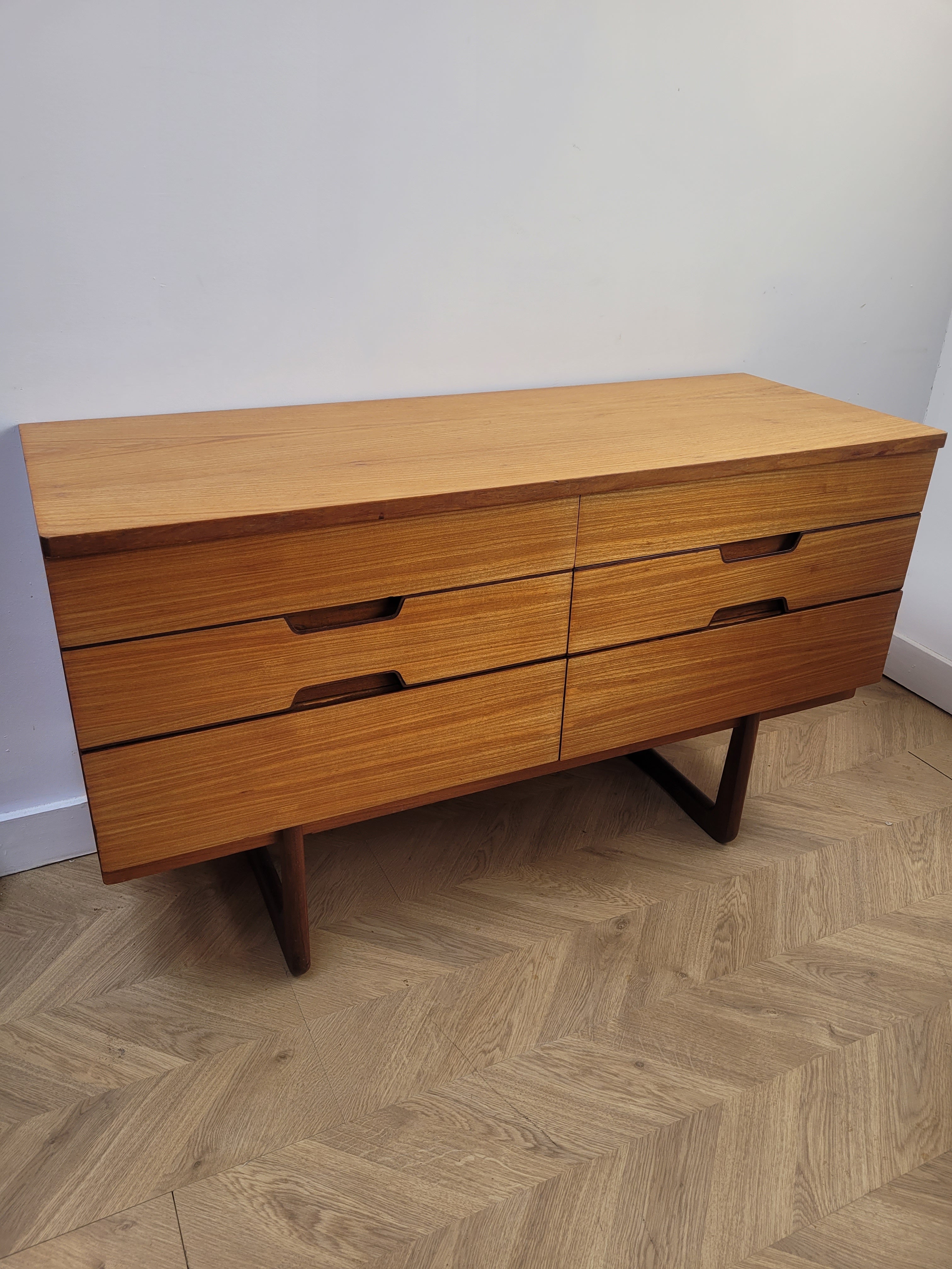 Uniflex lowline Sideboard