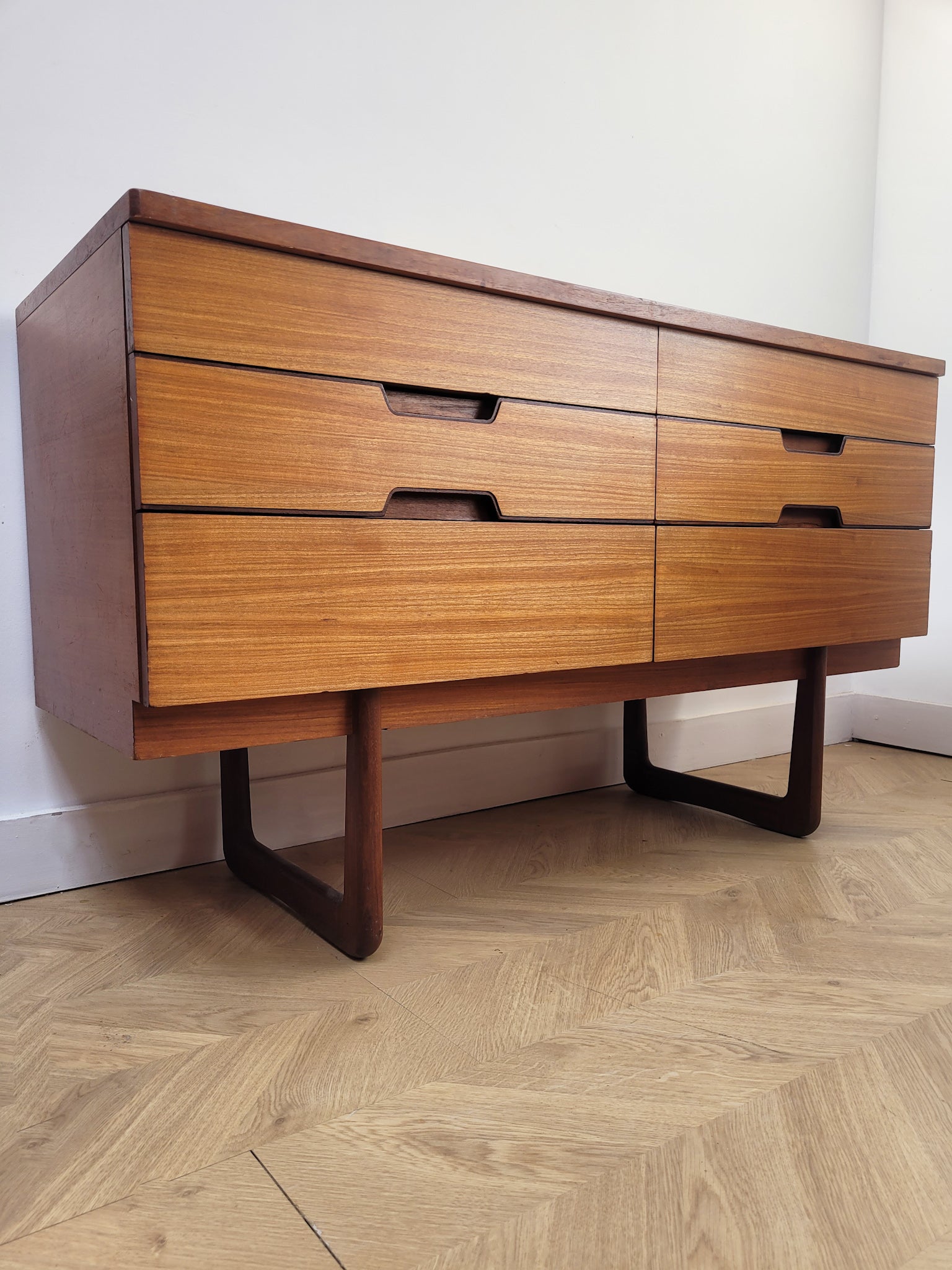 Uniflex lowline Sideboard