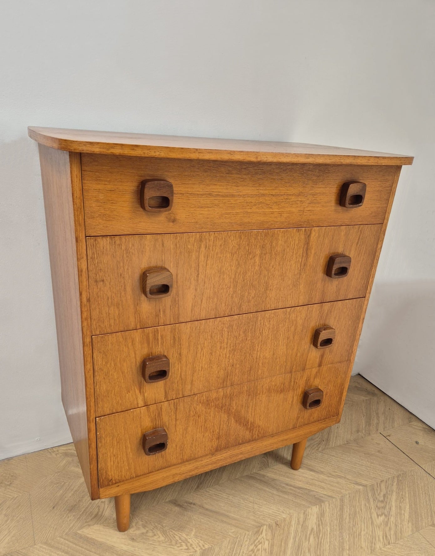 Mid Century Chest of Drawers