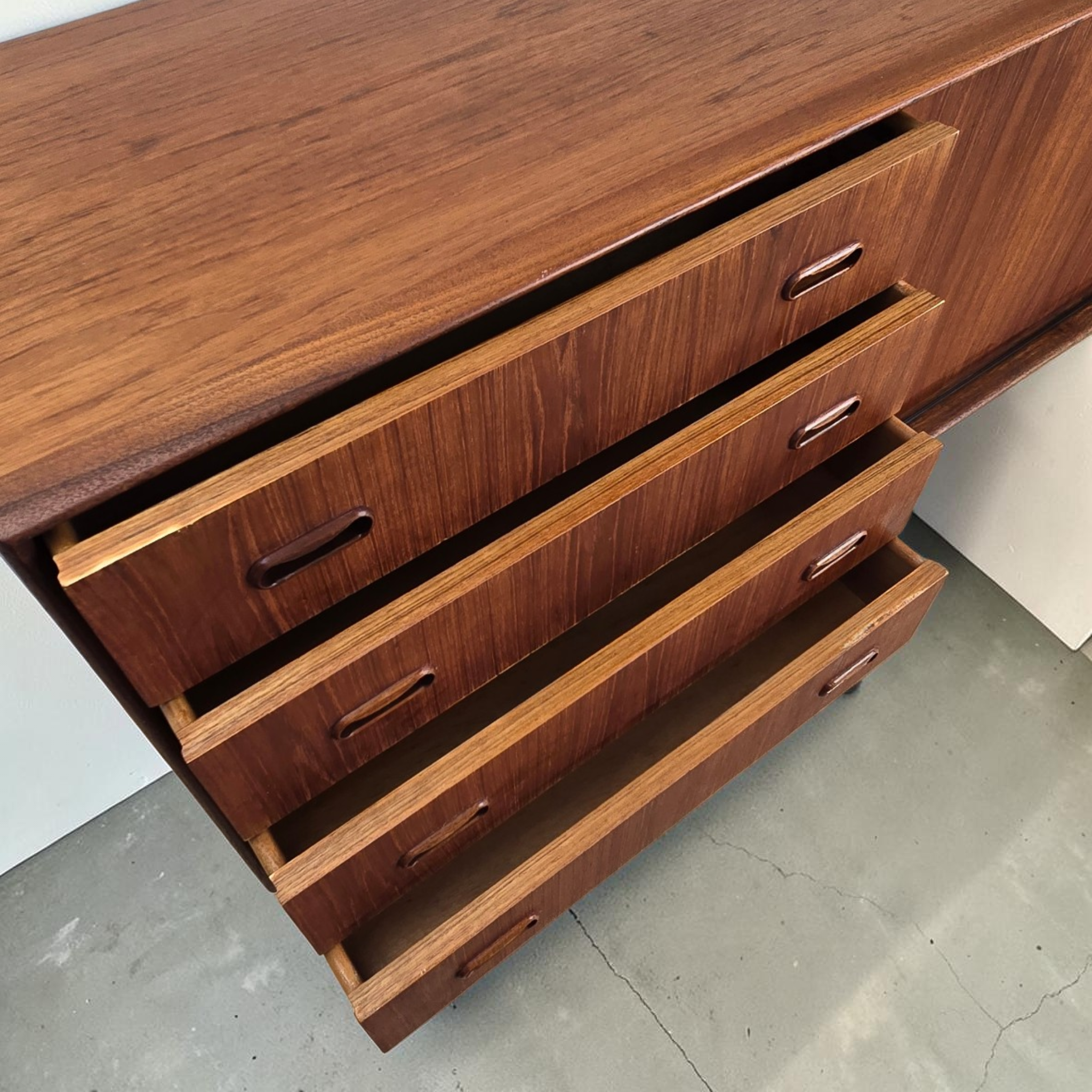 Dalescraft Sideboard