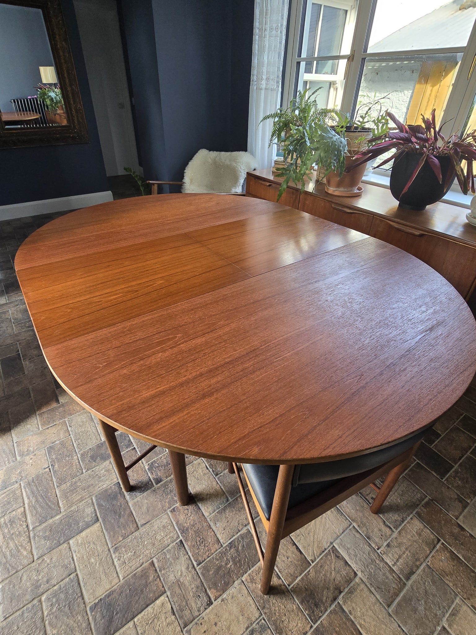 McIntosh Dining table & chairs