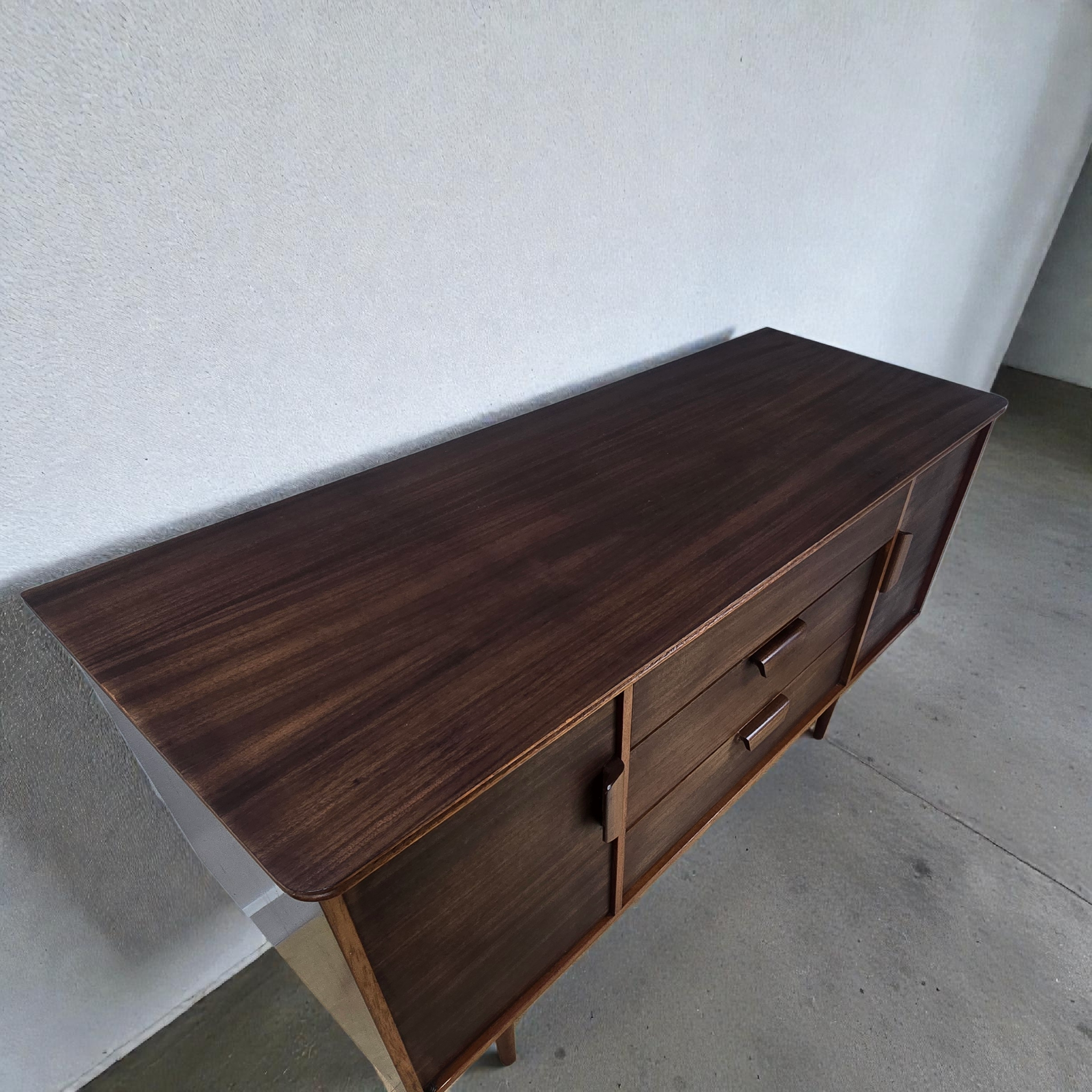 Uniflex Sideboard
