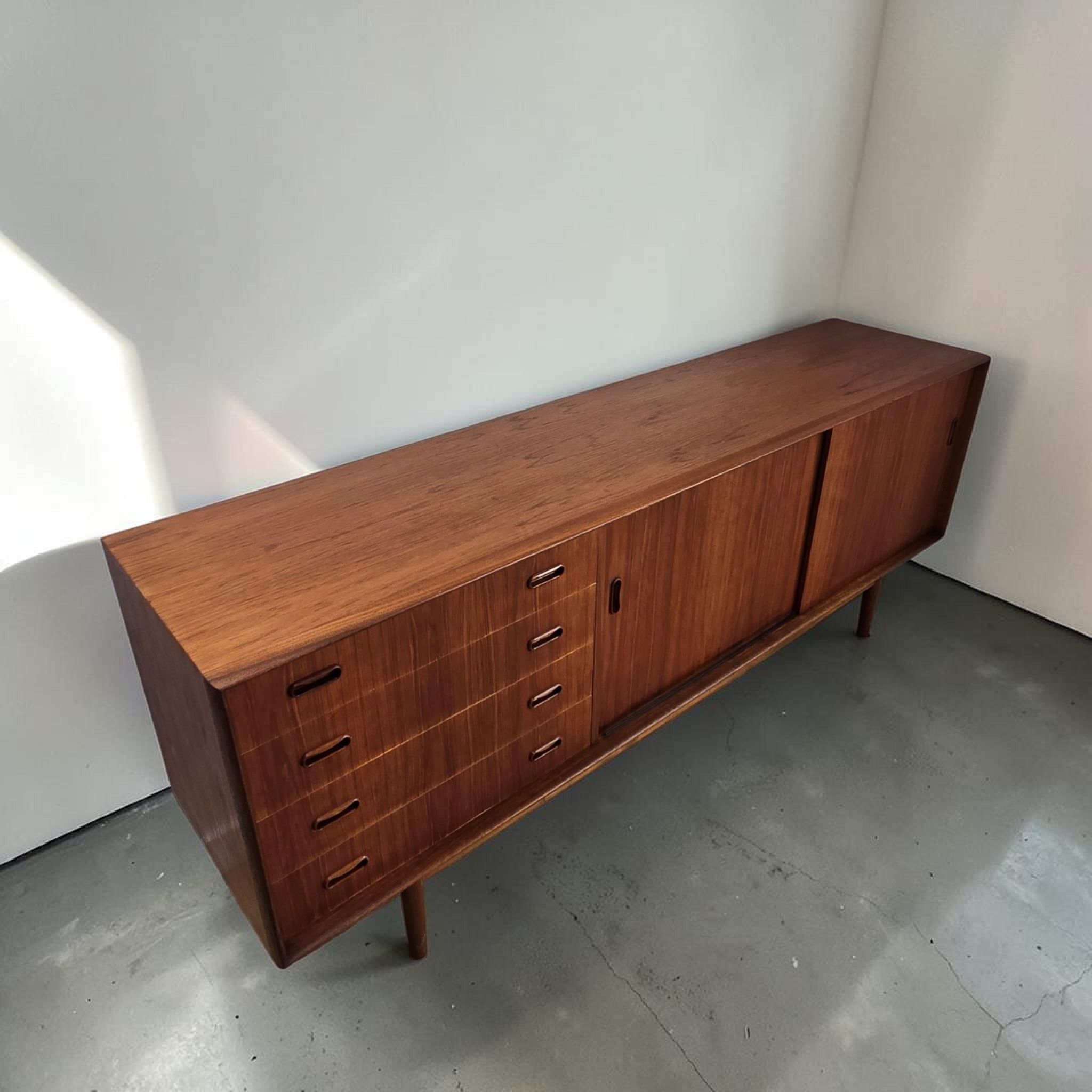 Dalescraft Sideboard
