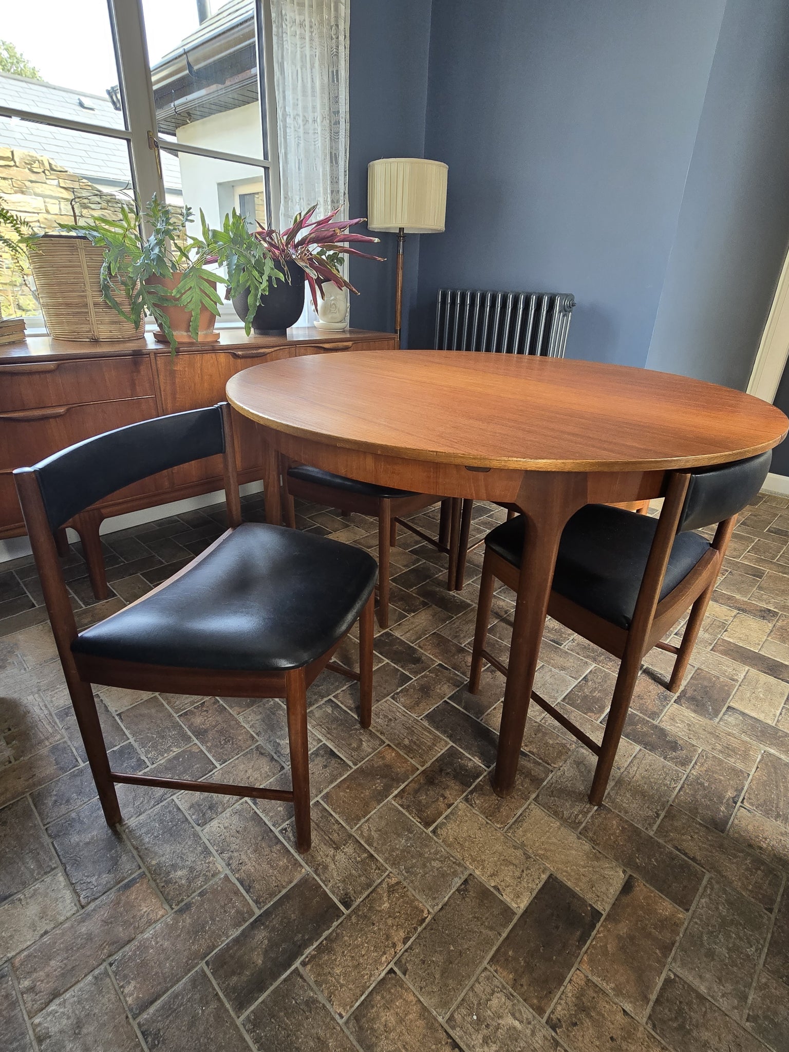 McIntosh Dining table & chairs