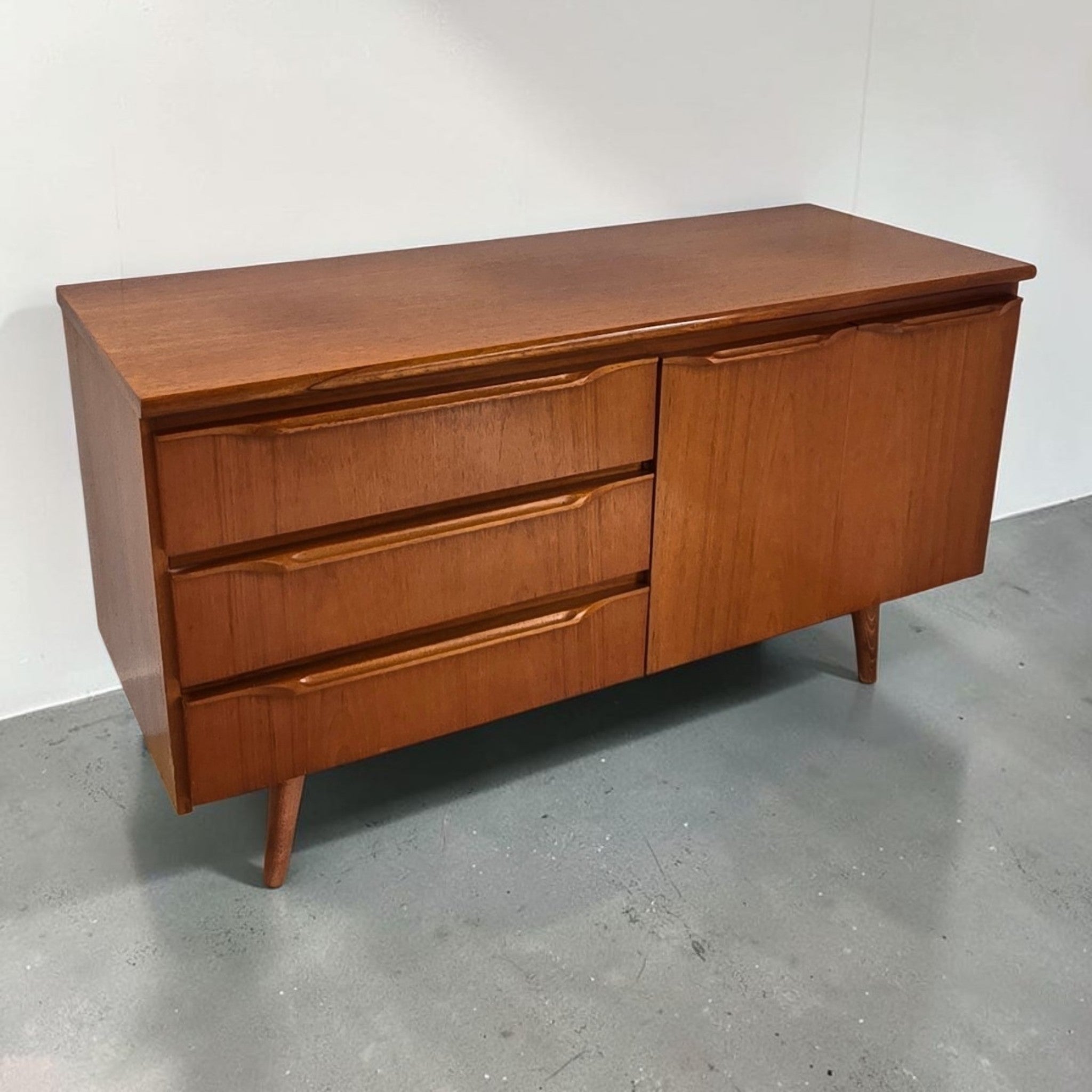 Sakol Compact Sideboard