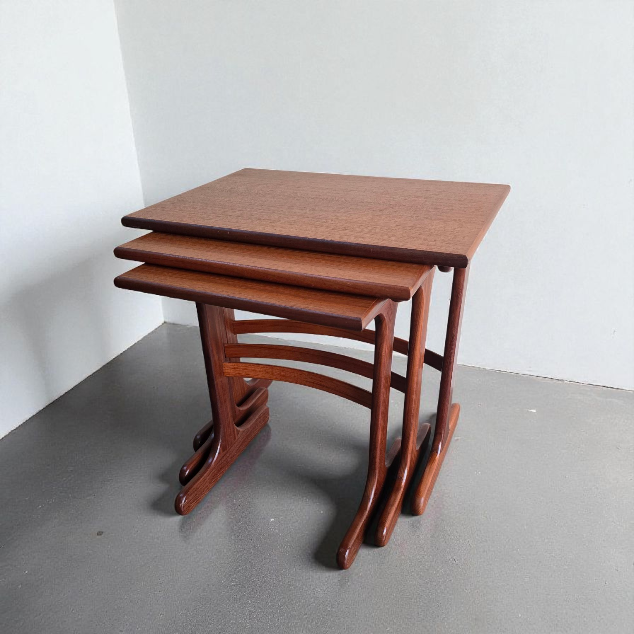 Gplan Nest of Tables